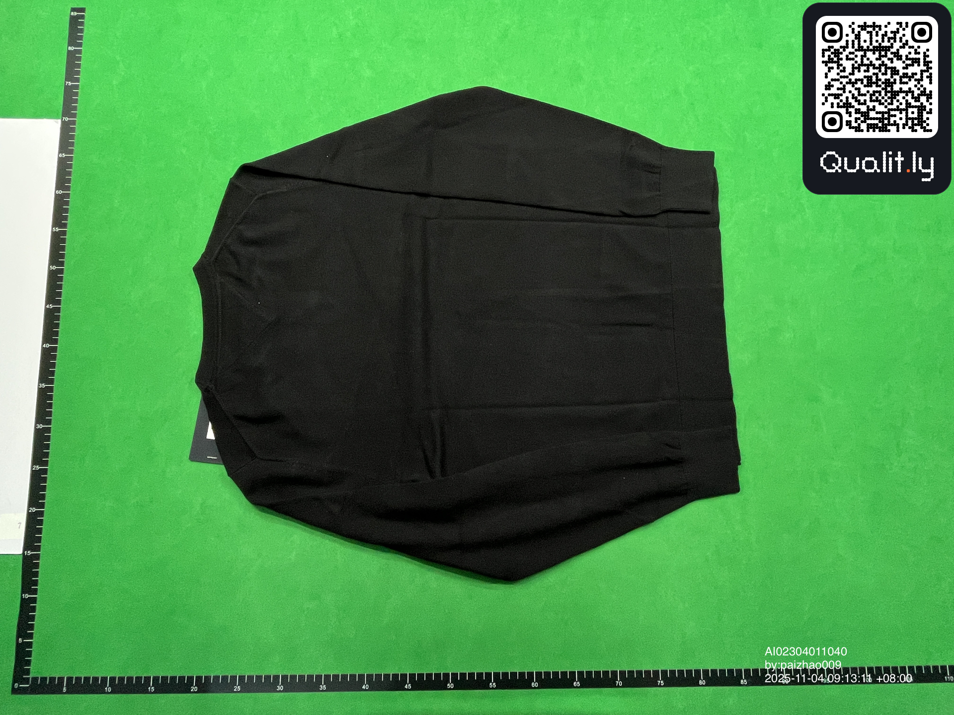 Sweater QC photo 1 of 34