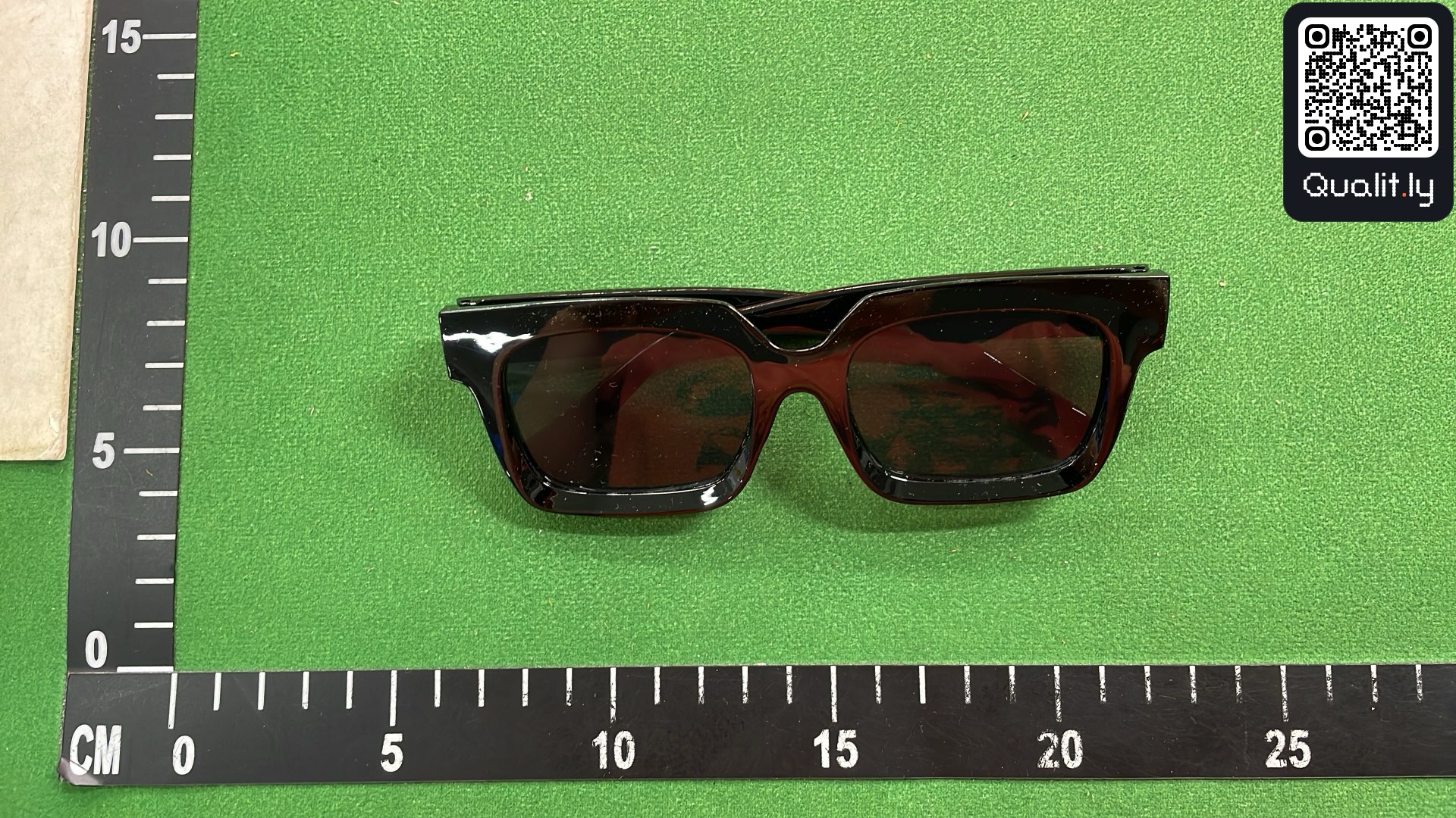 Sunglasses QC photo 3 of 6