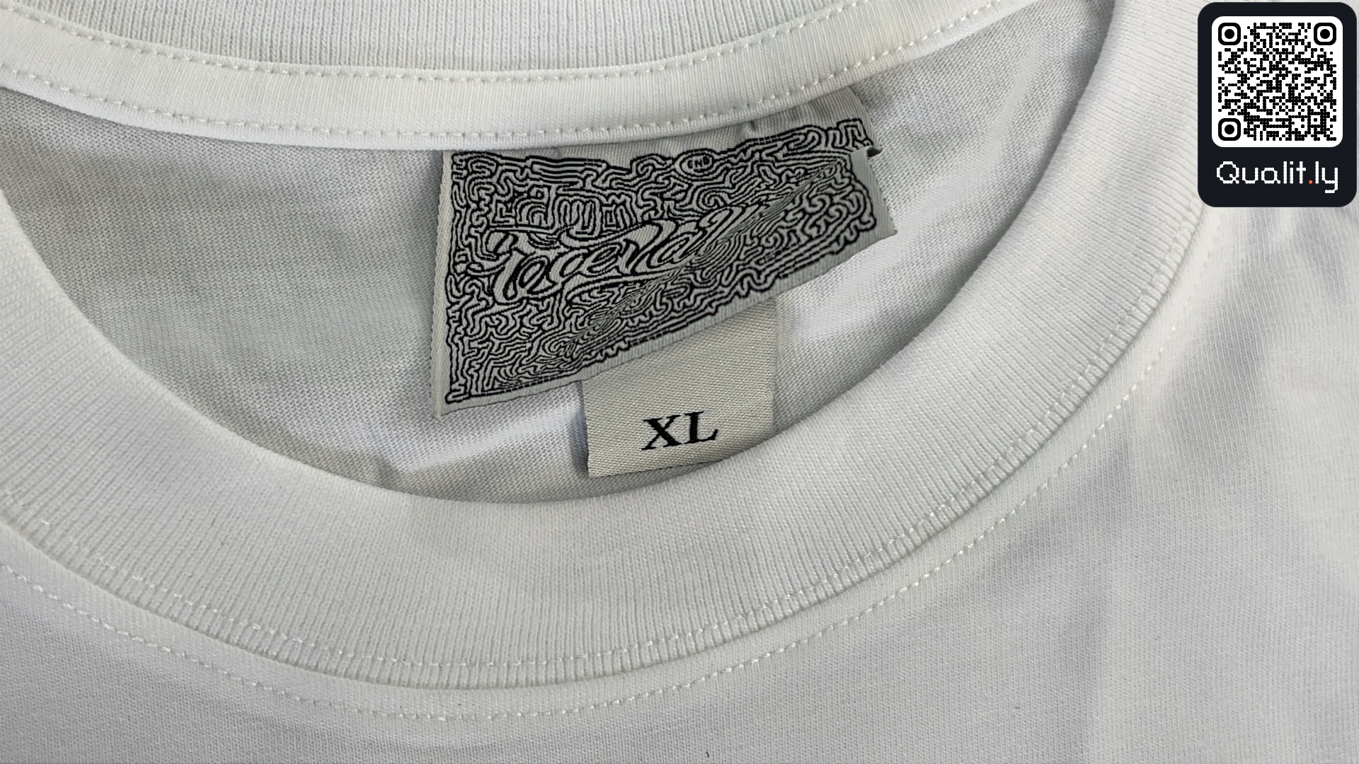 T-shirt — photo QC 1 sur 18