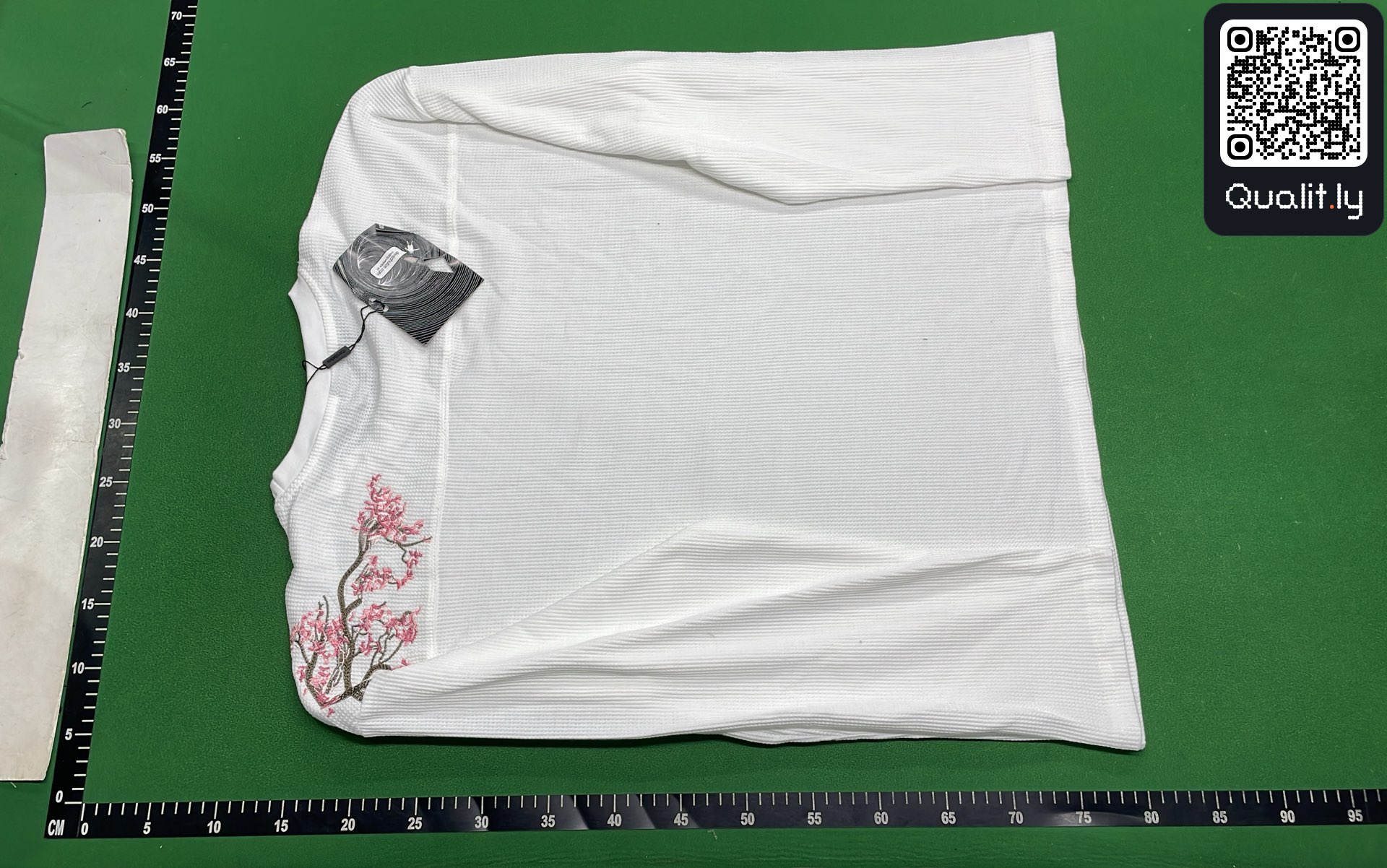 T-shirt — foto QC 3 di 16