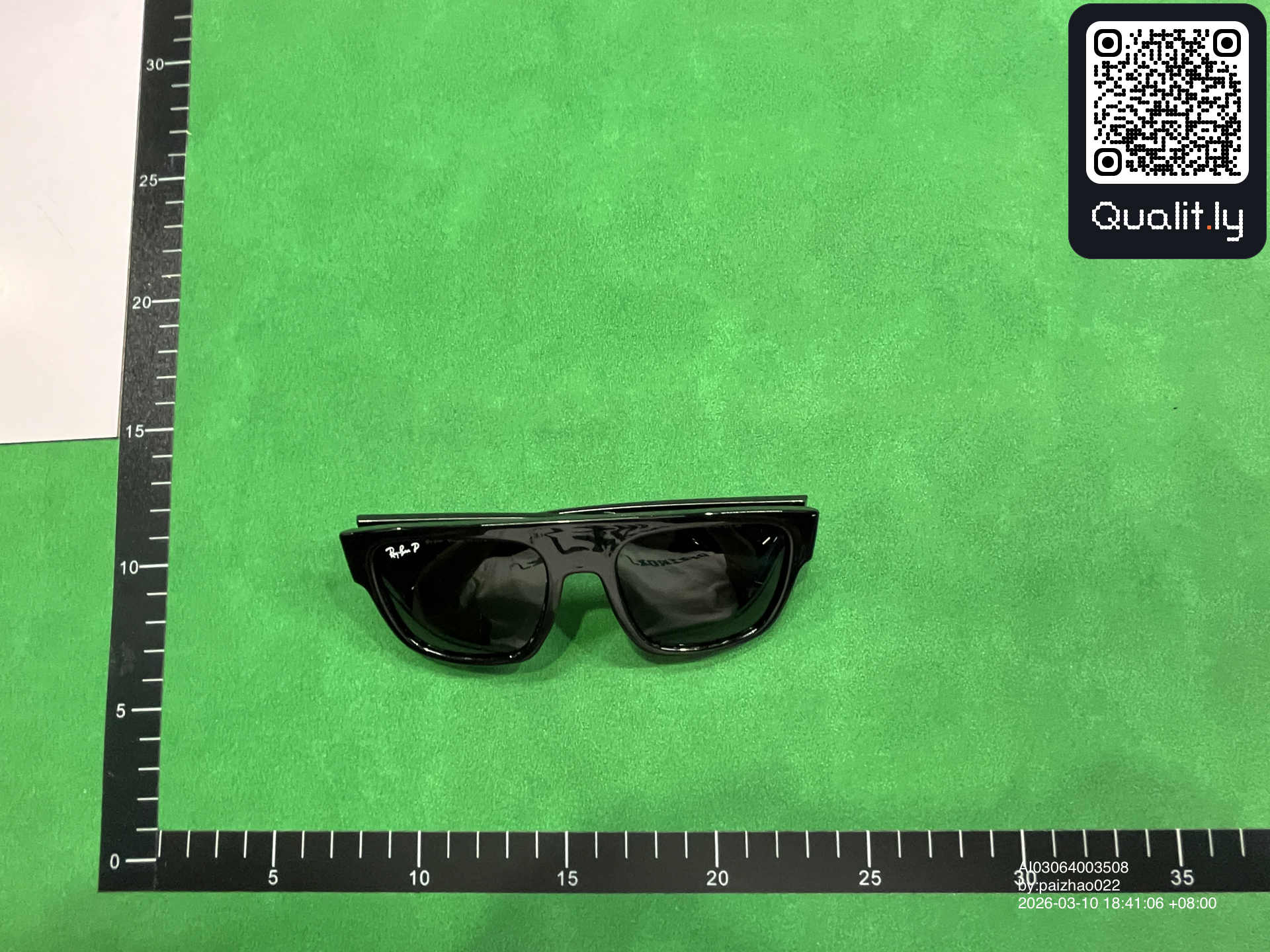 Okulary przeciwsłoneczne — zdjęcie QC 3 z 3