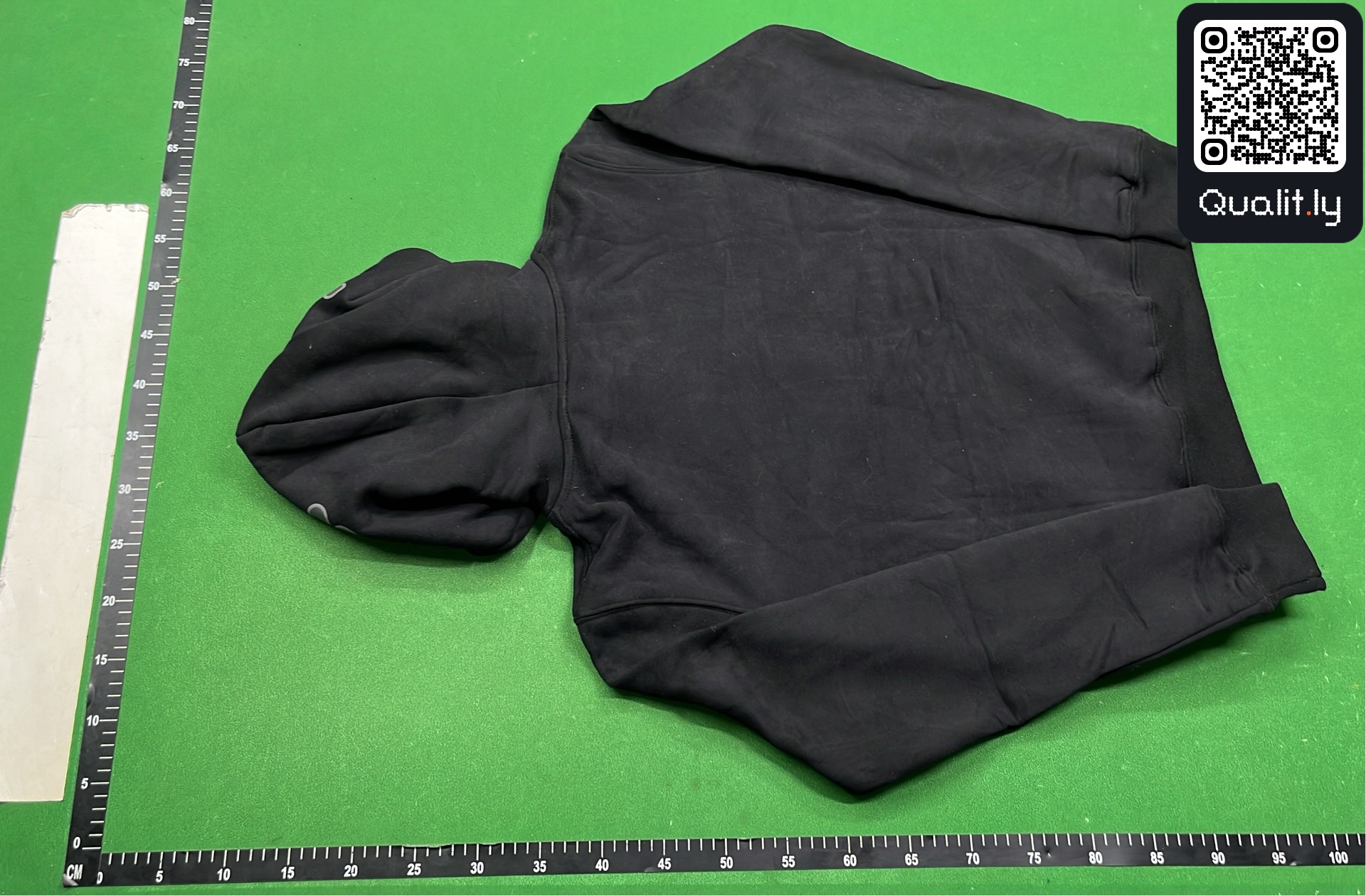 Hoodie — QC-foto 3 van 12