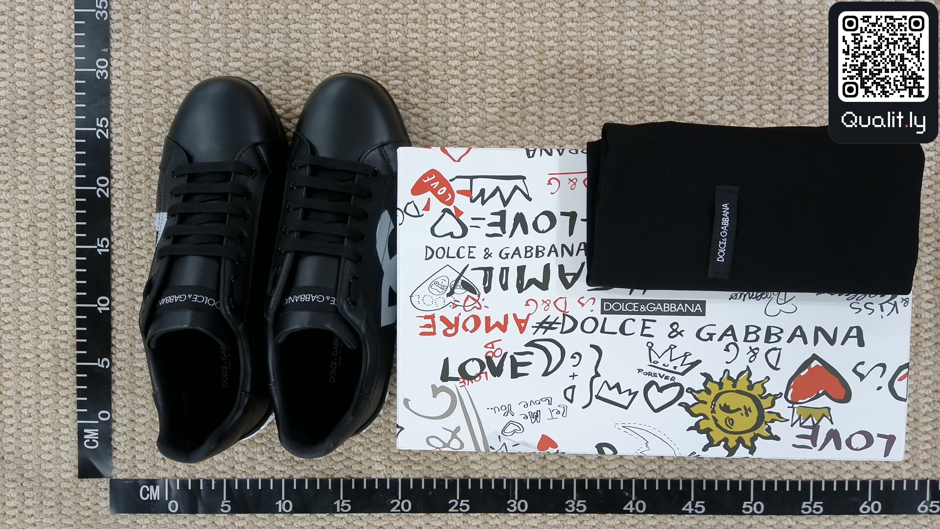 Sneakers QC photo 1 of 20