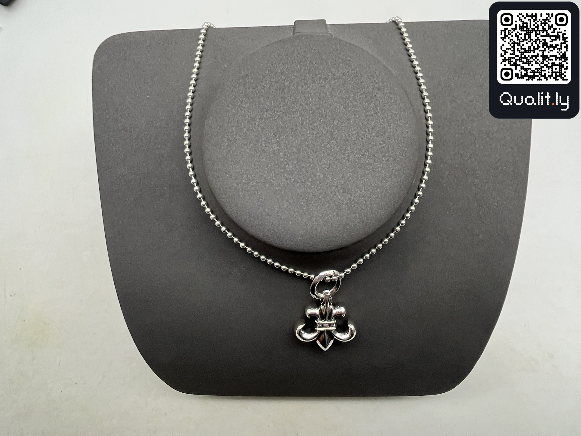 Jewelry QC photo 3 of 9