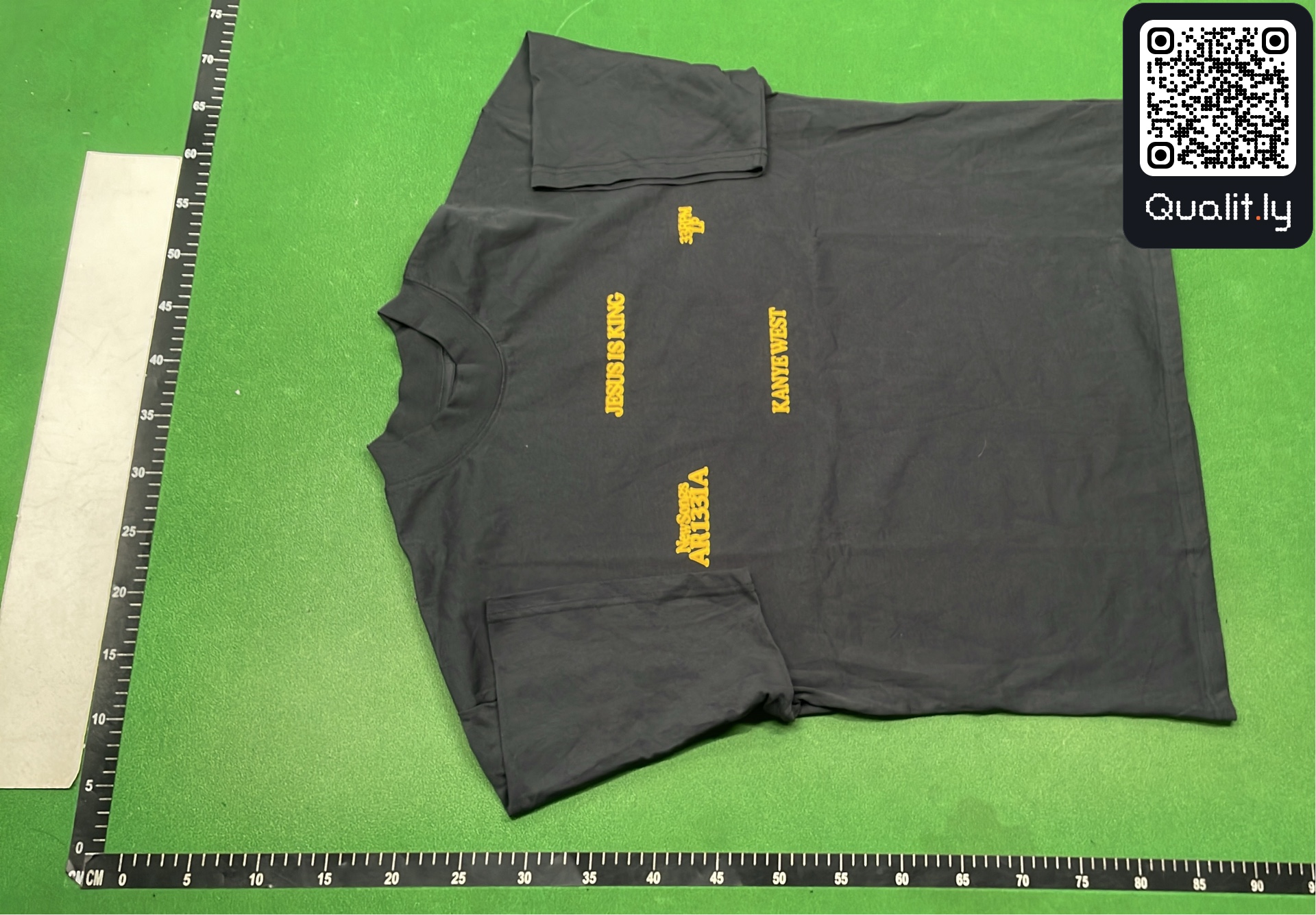 T恤 QC 照片 2 / 8