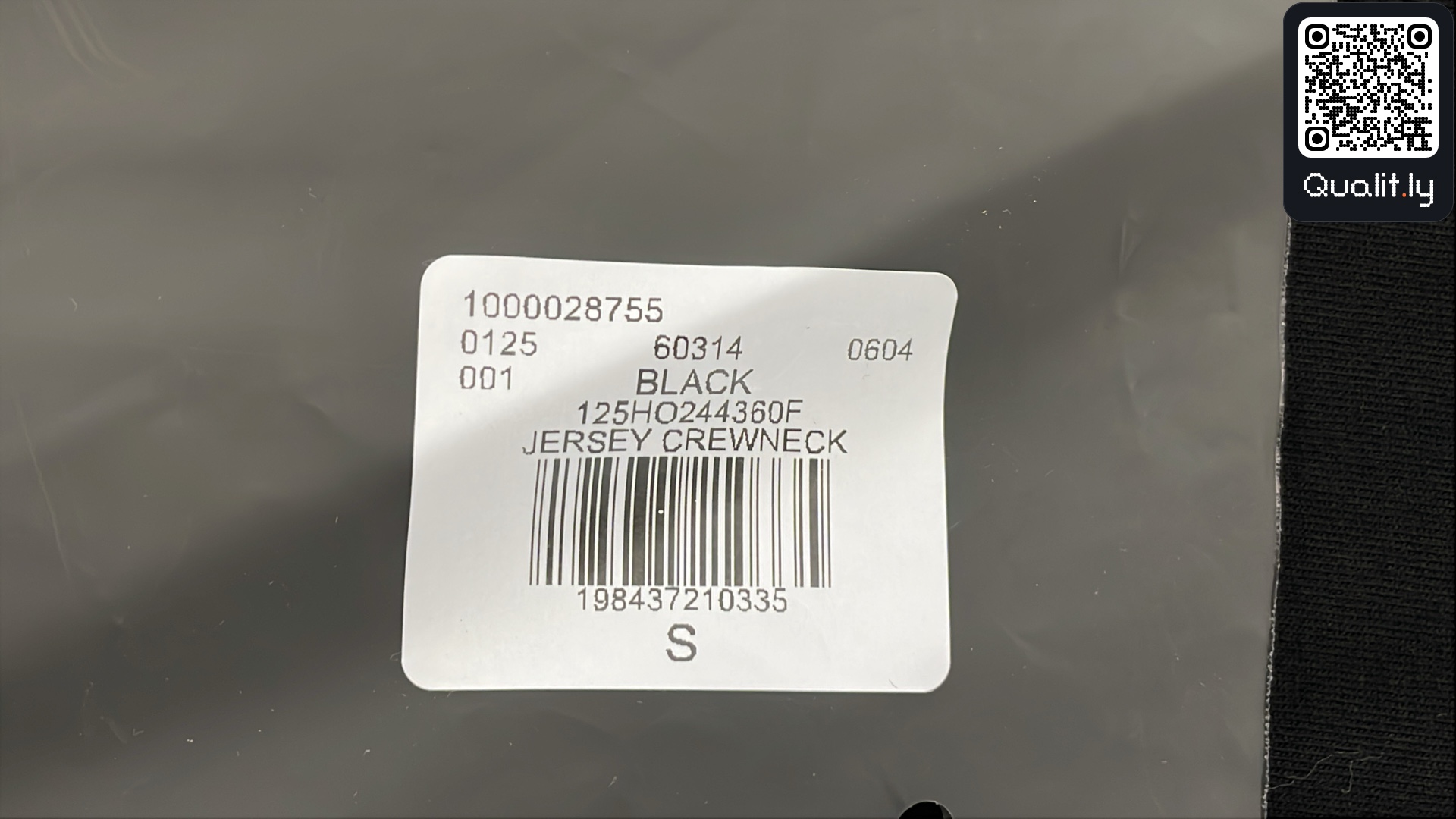 T-shirt QC photo 1 of 140