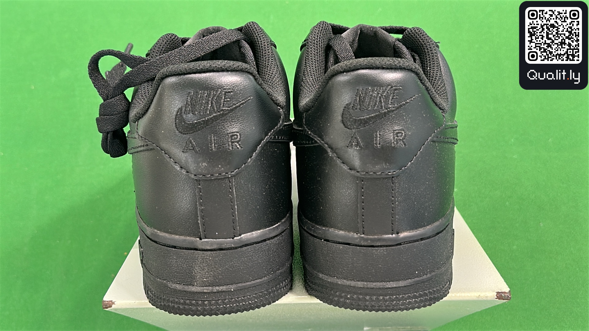 Sneakers QC photo 3 of 133
