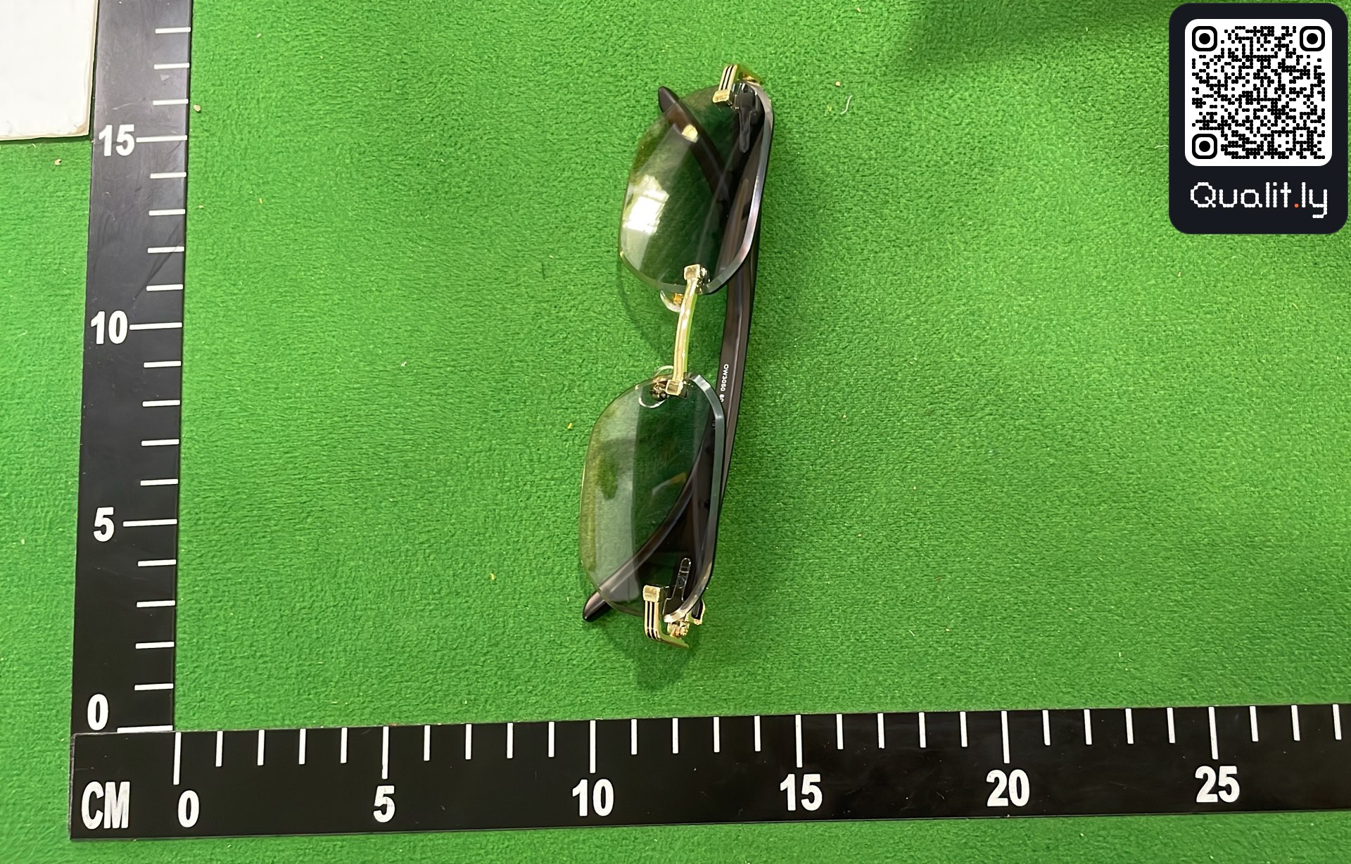 Sunglasses QC photo 3 of 12