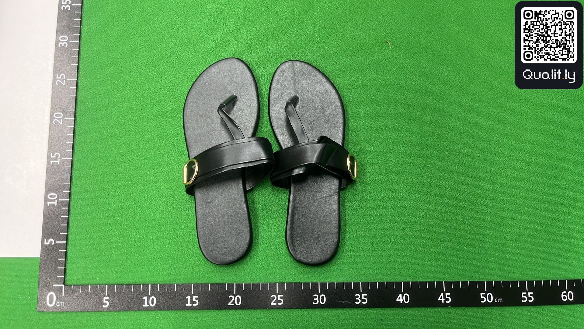 Slides QC photo 1 of 5