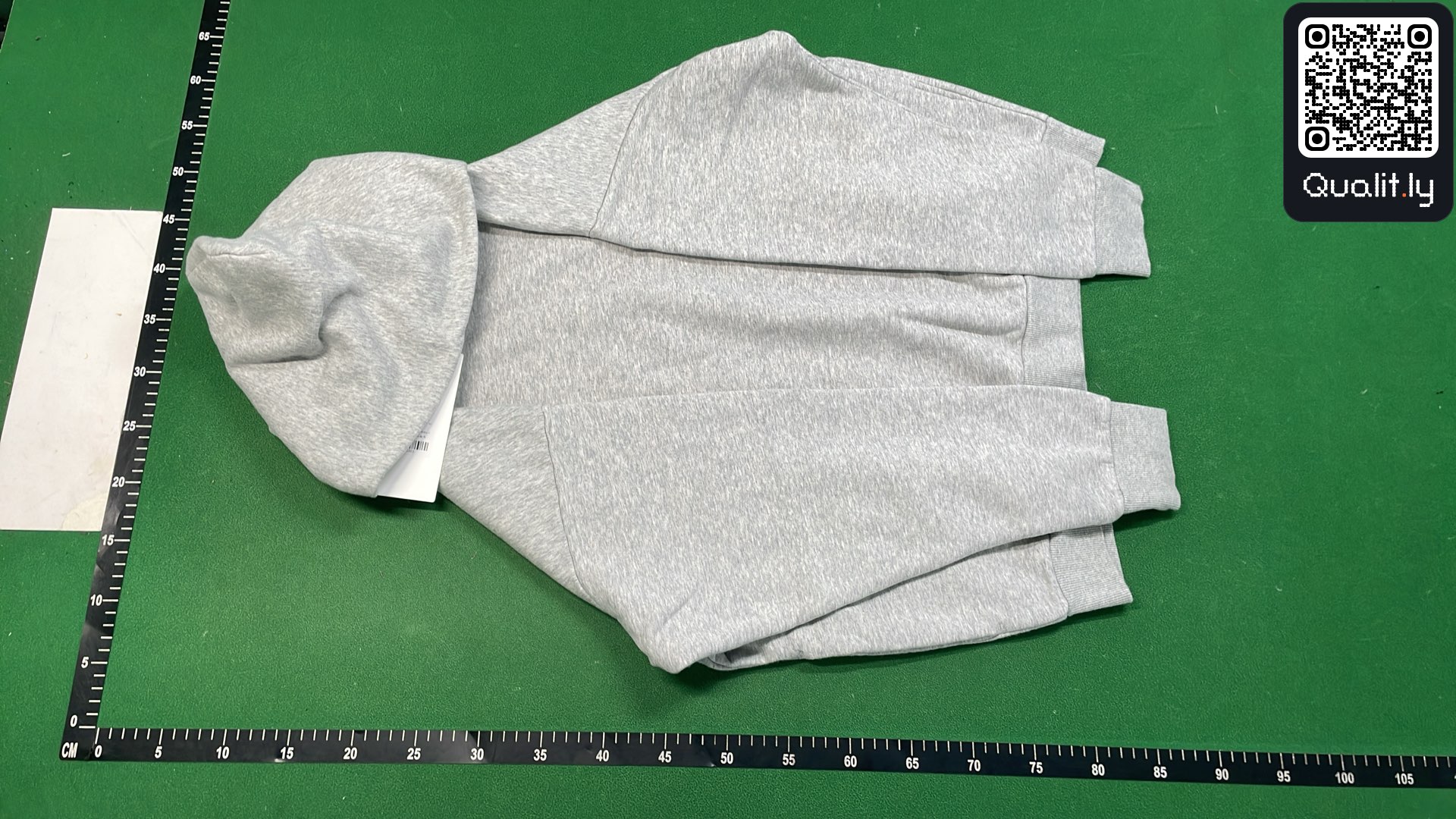 Hoodie QC photo 2 of 136