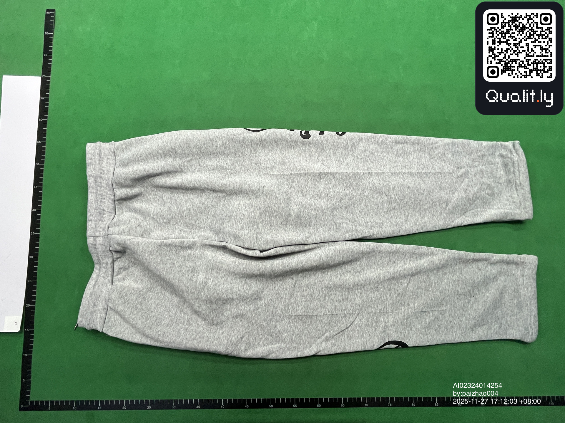 Pantaloni — fotografie QC 2 din 8