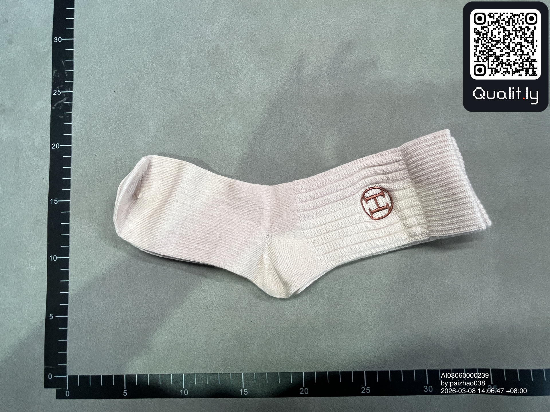 Socks QC photo 3 of 32