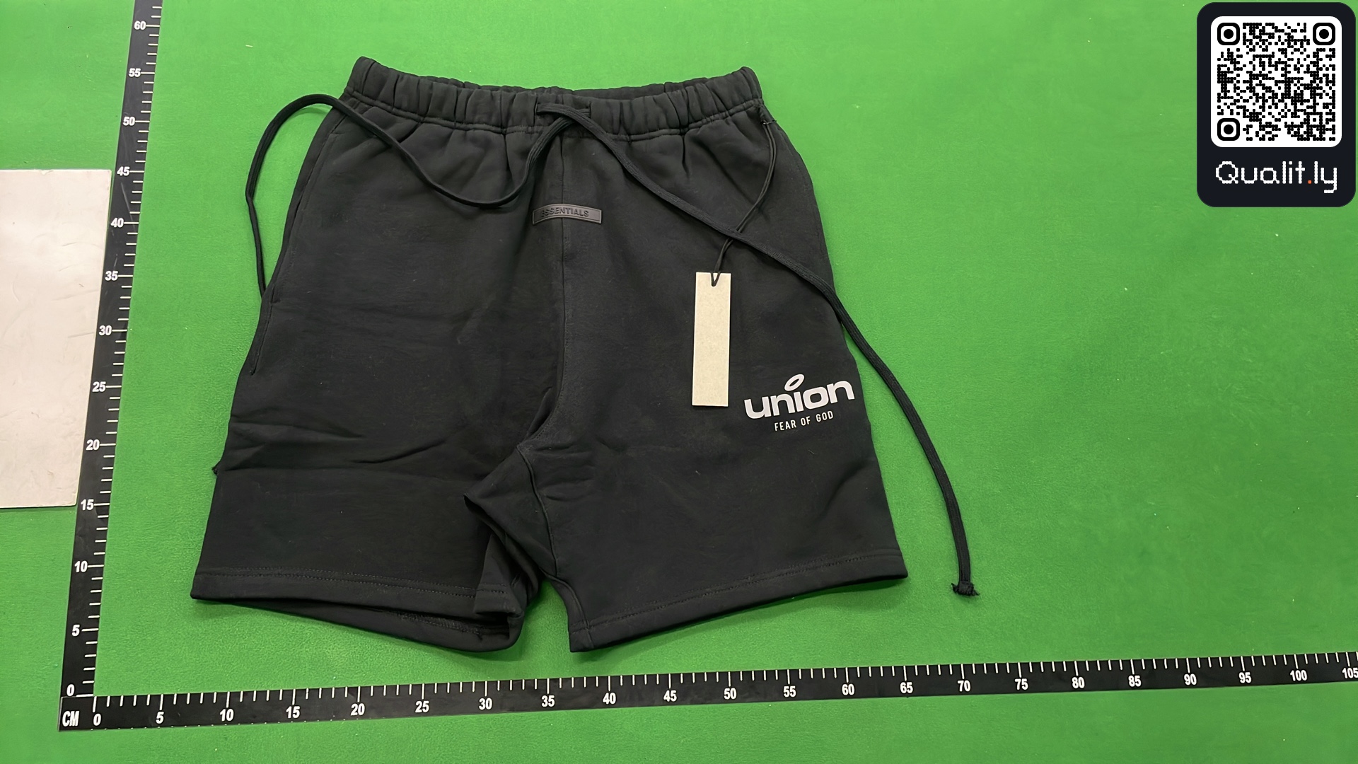 Short — photo QC 2 sur 4