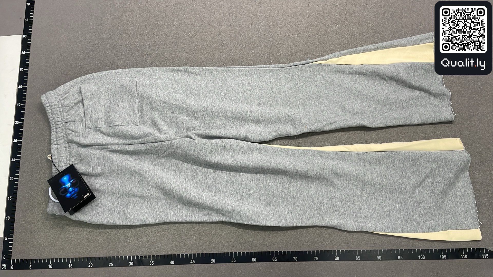 Pants QC photo 3 of 24
