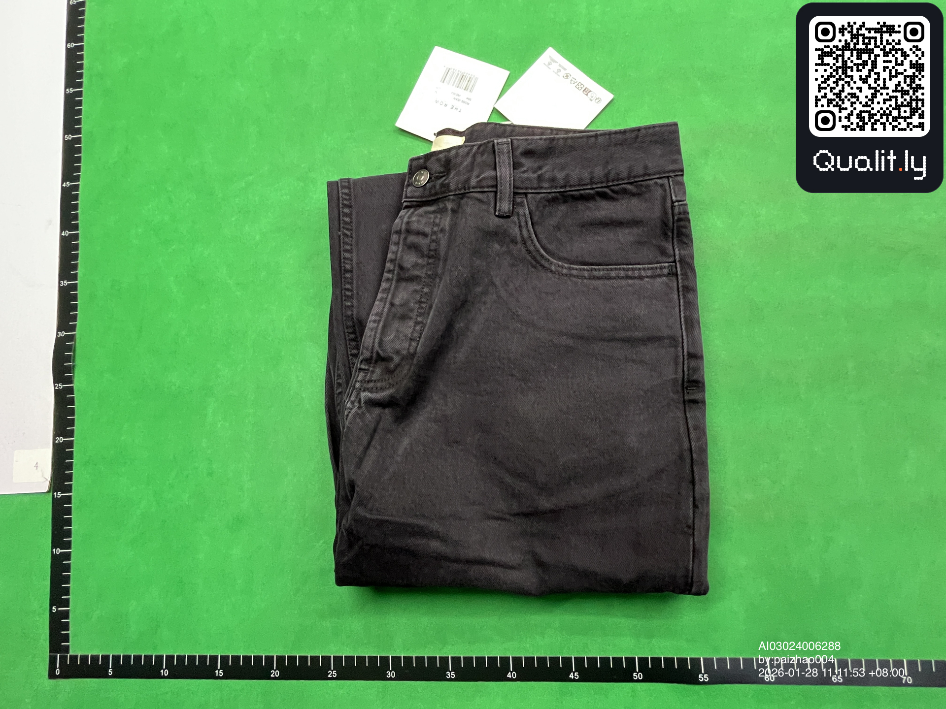 Jeans — QC-foto 1 av 8