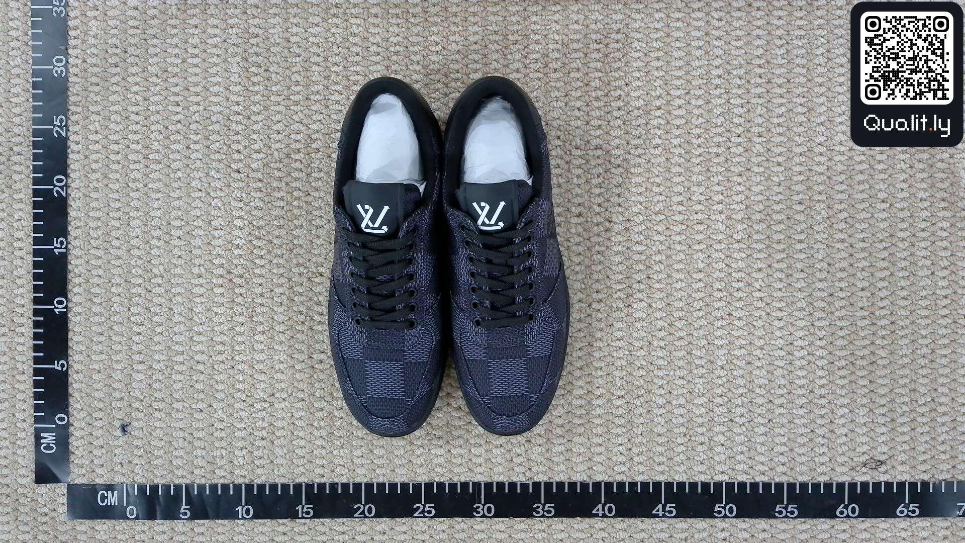 Sneakers QC photo 2 of 16