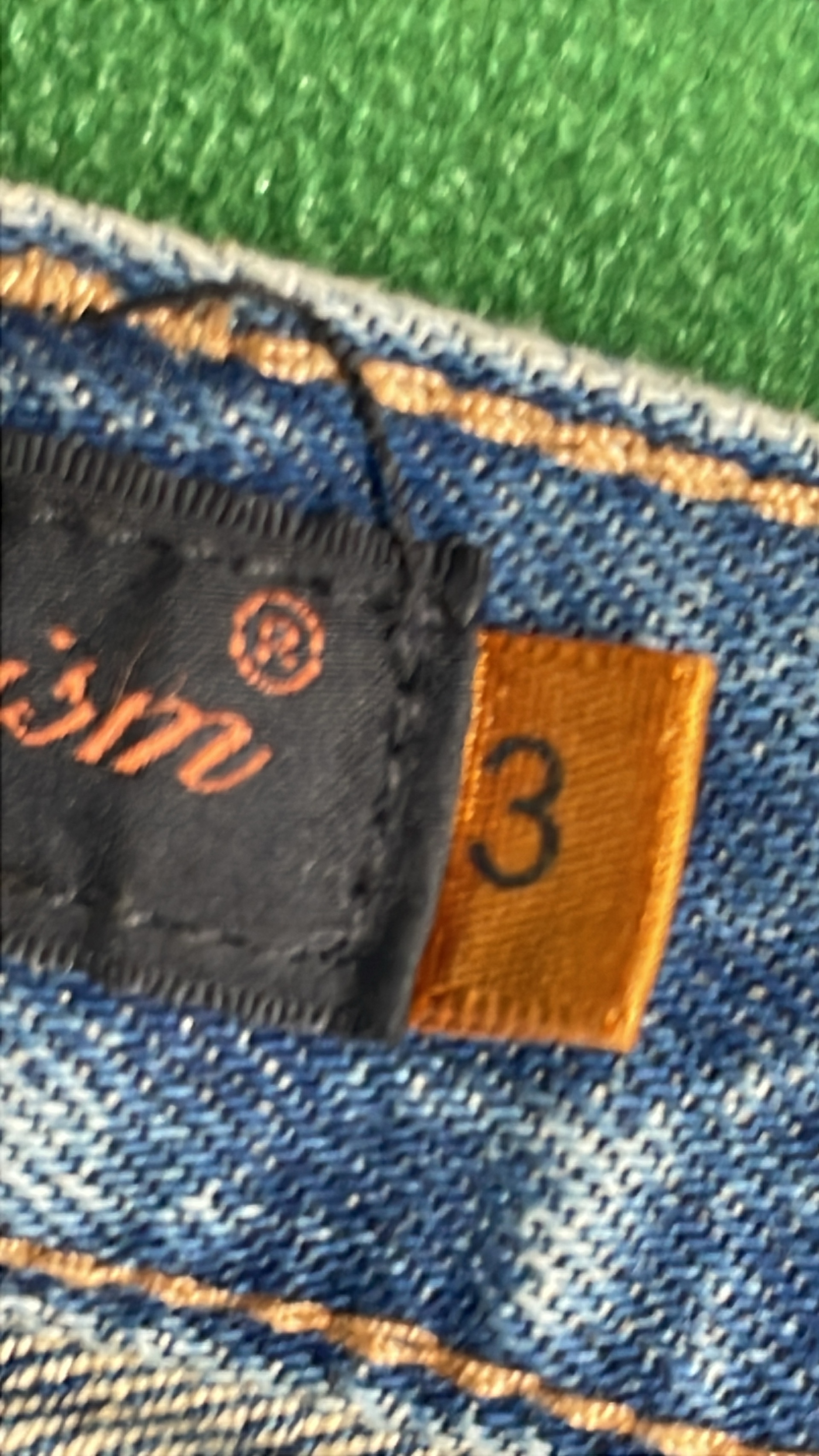 Jeans — QC-foto 1 van 12