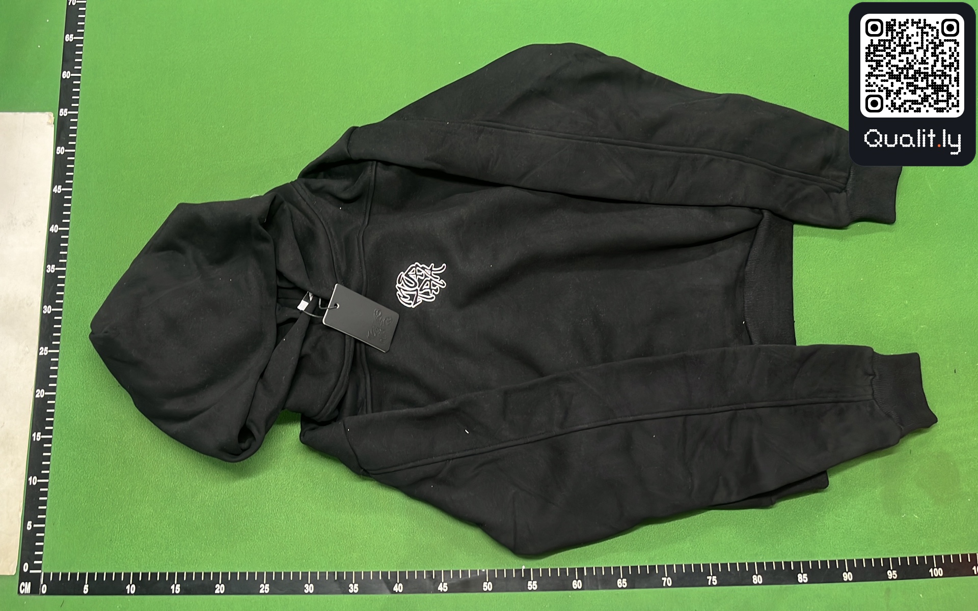 Sweat — photo QC 2 sur 4
