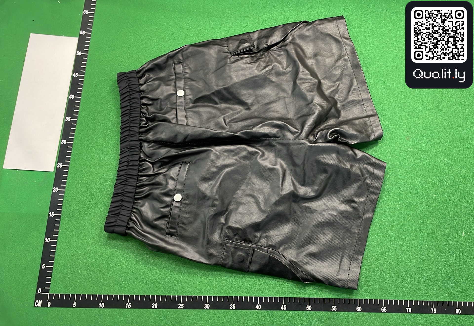 短裤 QC 照片 3 / 26