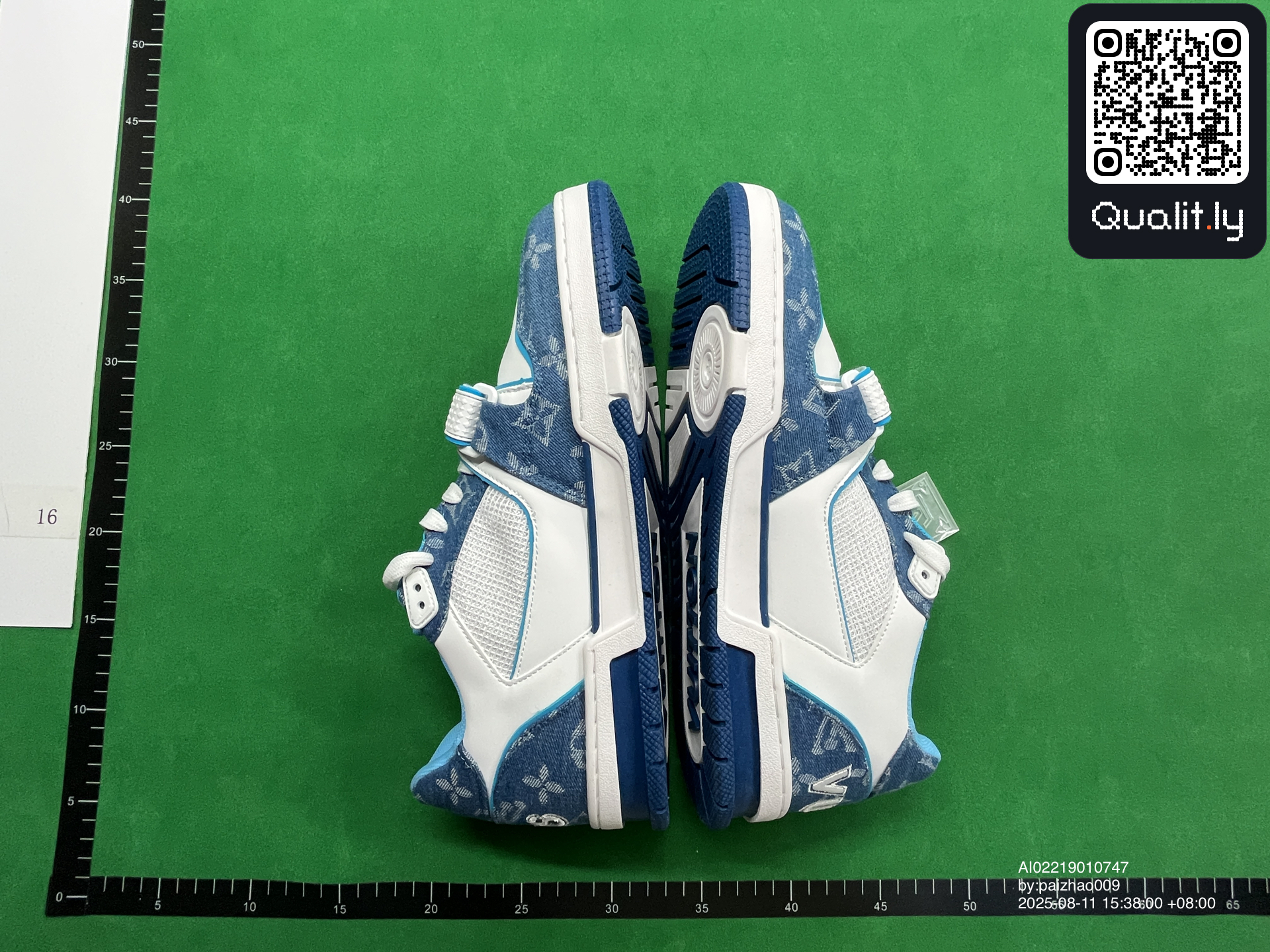 Sneakers QC photo 3 of 62