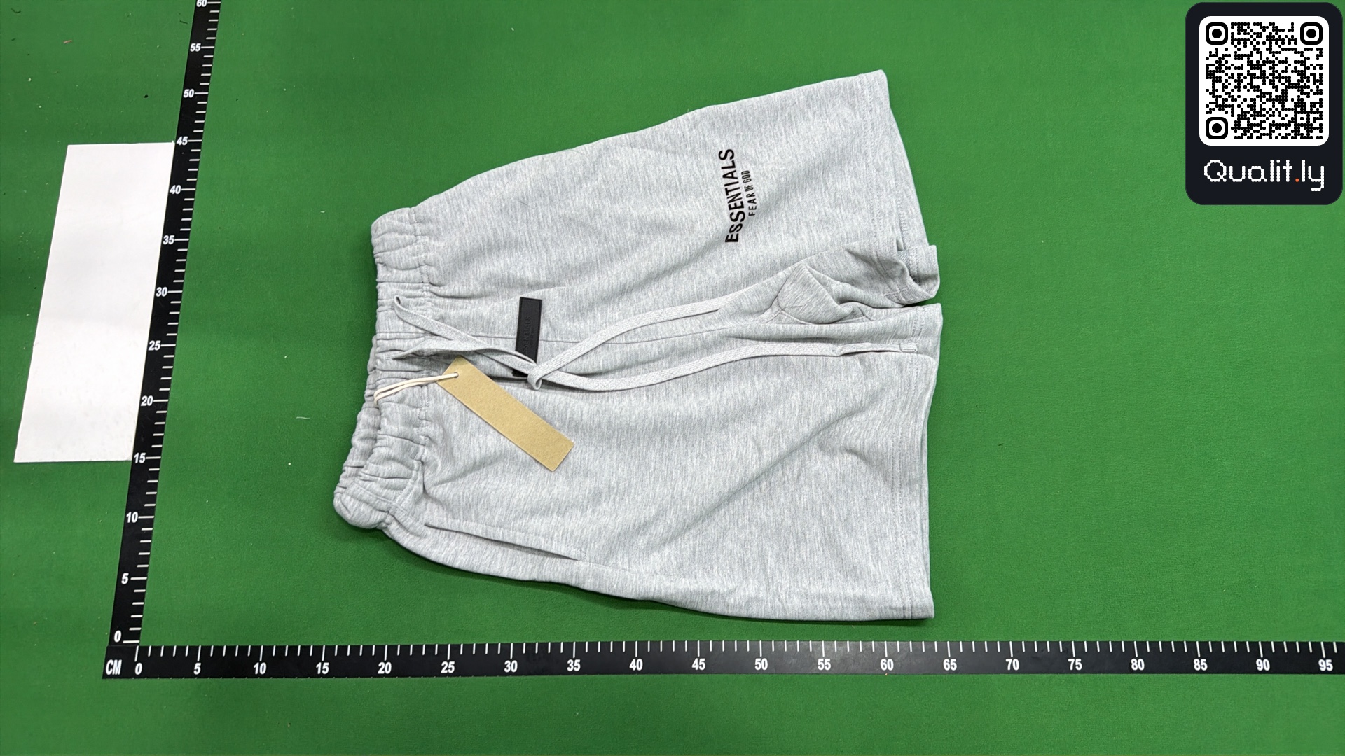 Shorts QC photo 2 of 20