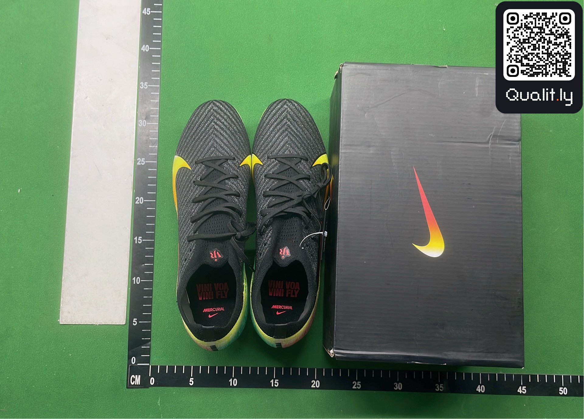 Sneakers QC photo 1 of 68