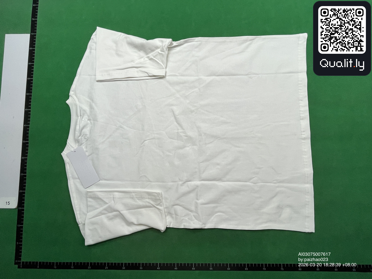T-shirt — foto QC 2 de 40