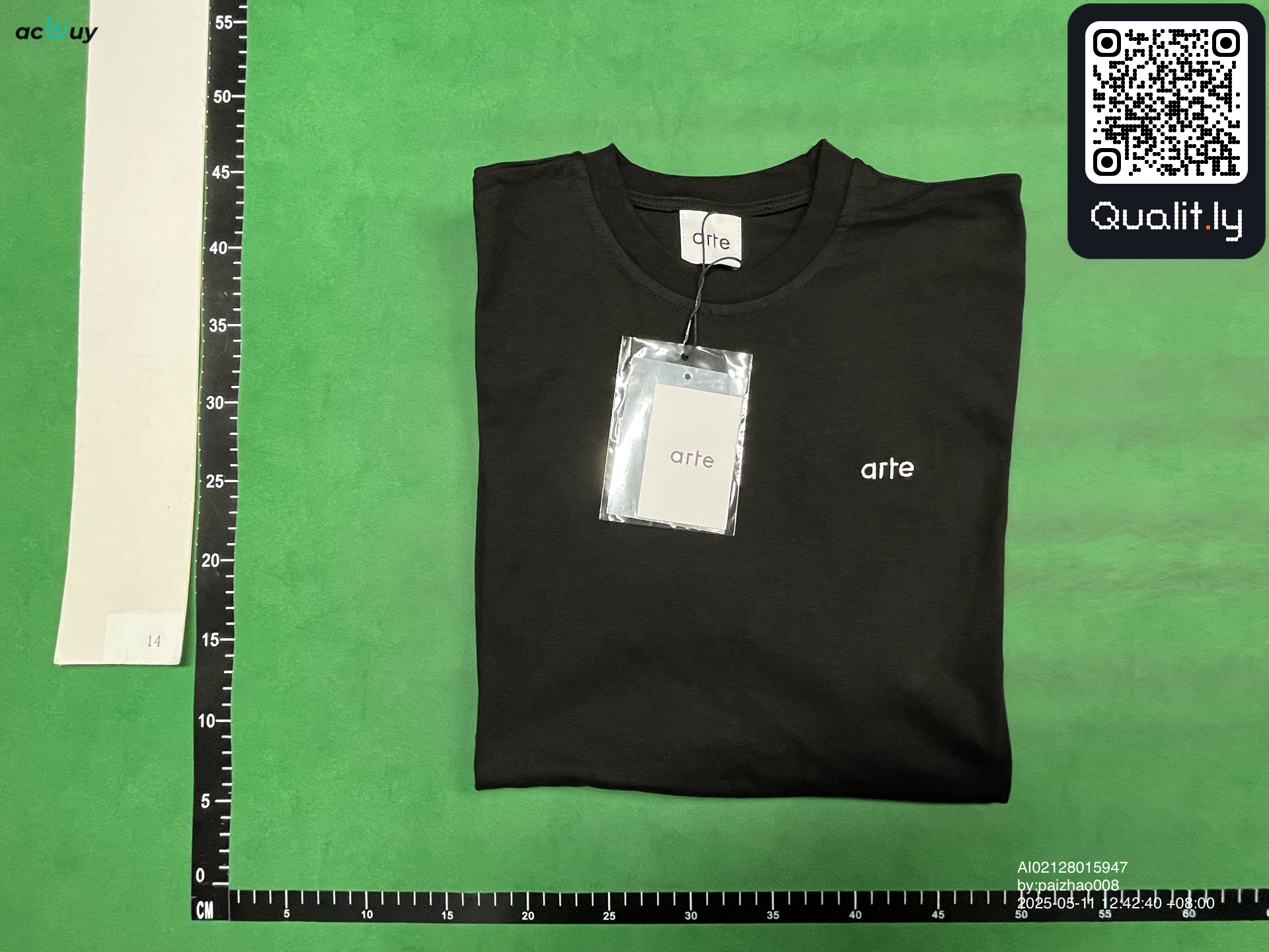 Camiseta — foto QC 1 de 4