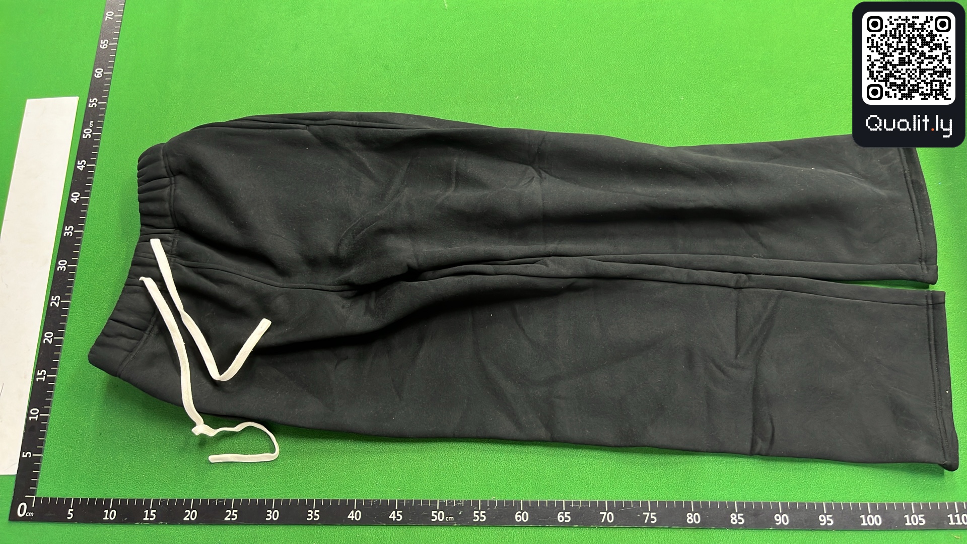 Pants QC photo 2 of 171