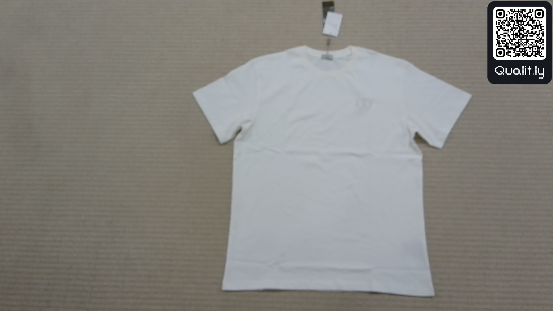 衬衫 QC 照片 1 / 19