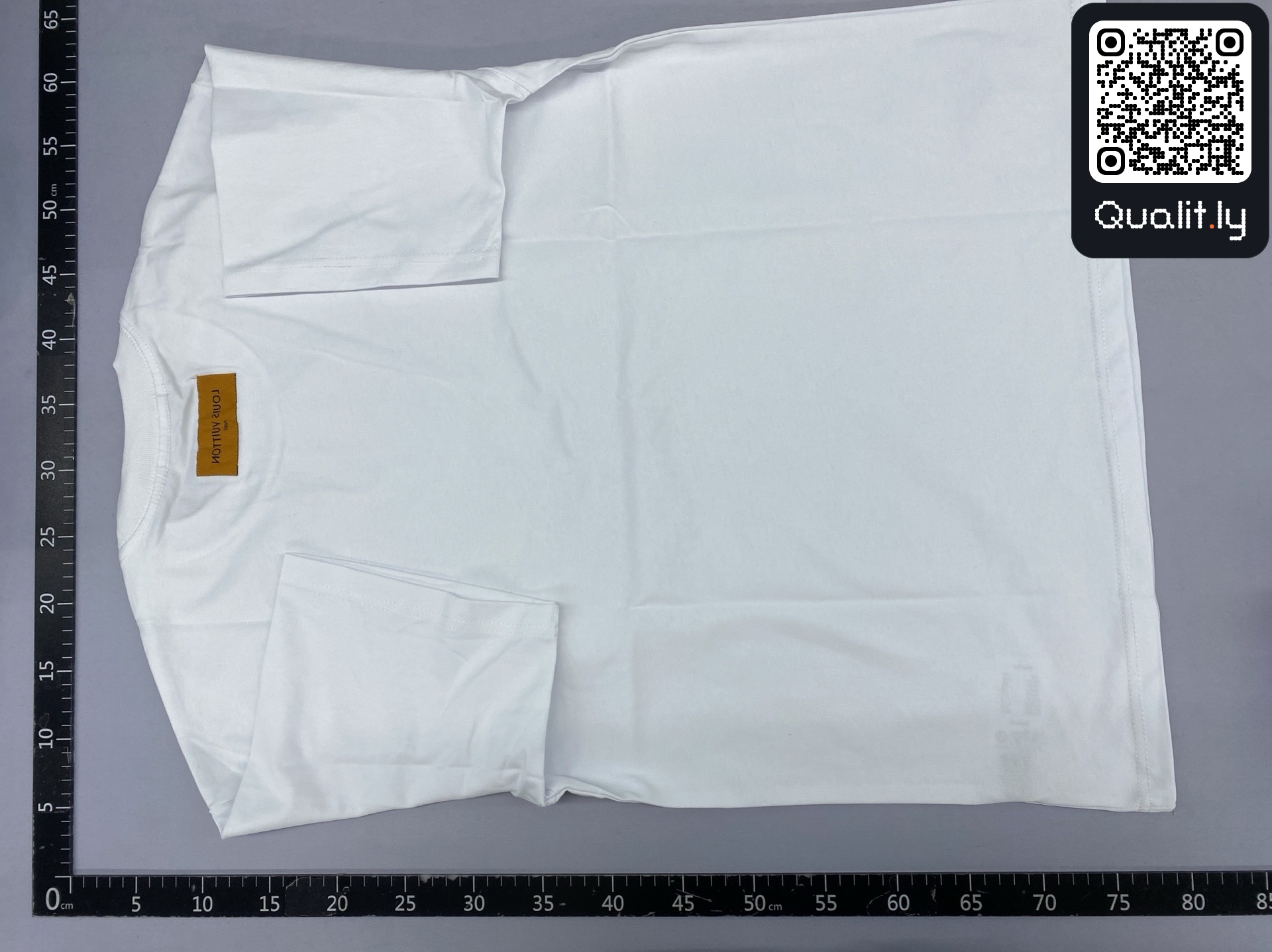 T-shirt — foto QC 3 di 9