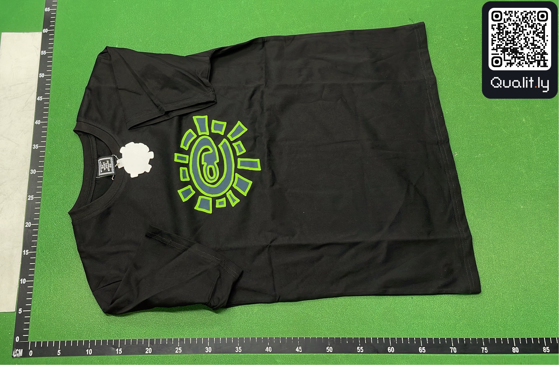 Hoodie QC photo 2 of 18