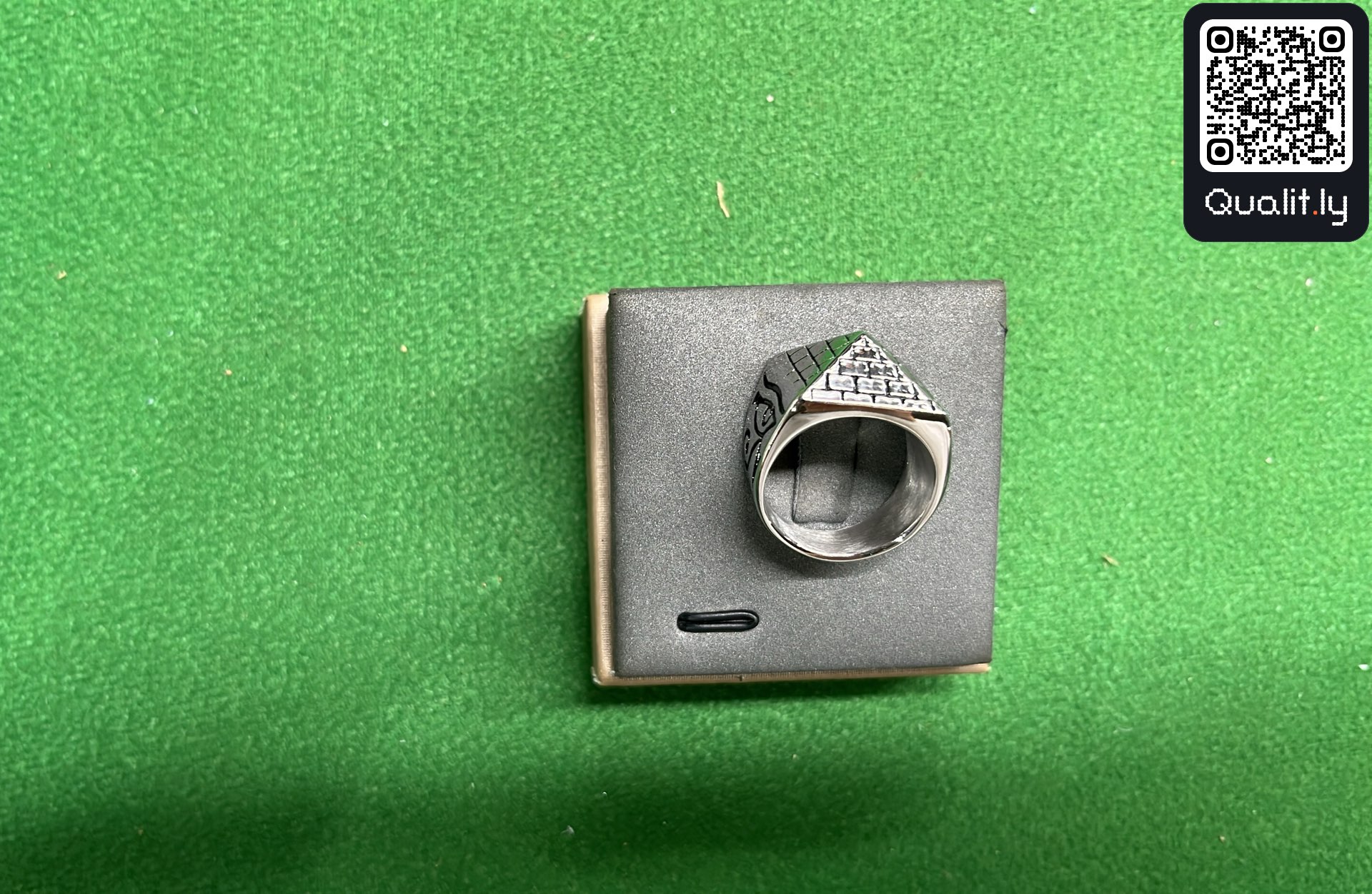Schmuck — QC-Foto 1 von 9