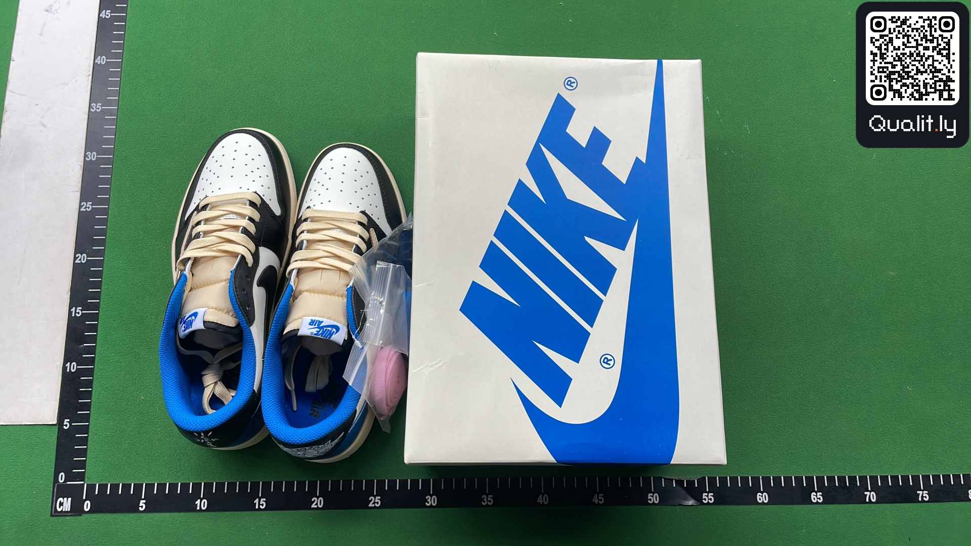 Sneakers — QC-foto 1 van 5