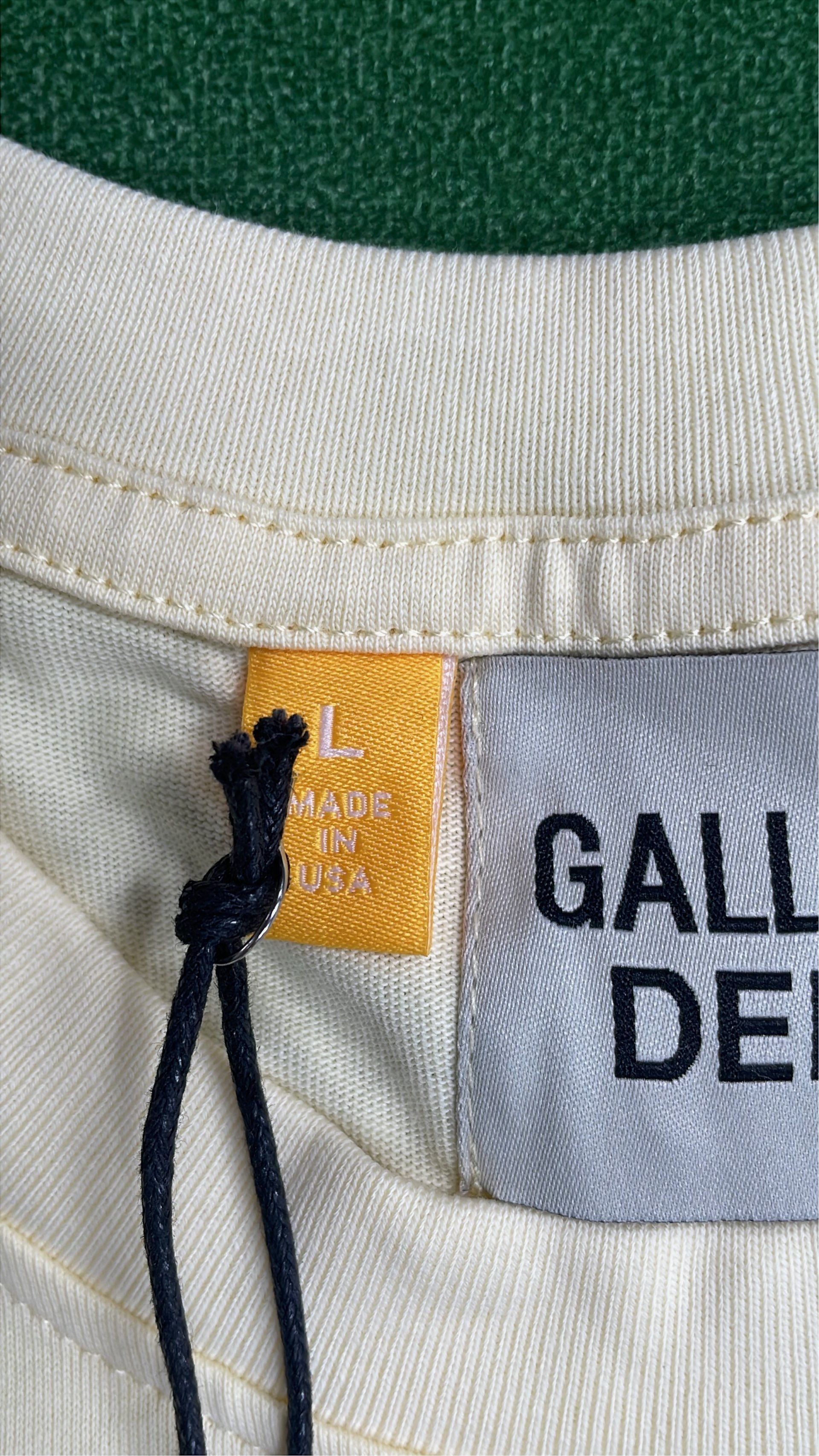 T-shirt QC photo 1 of 182