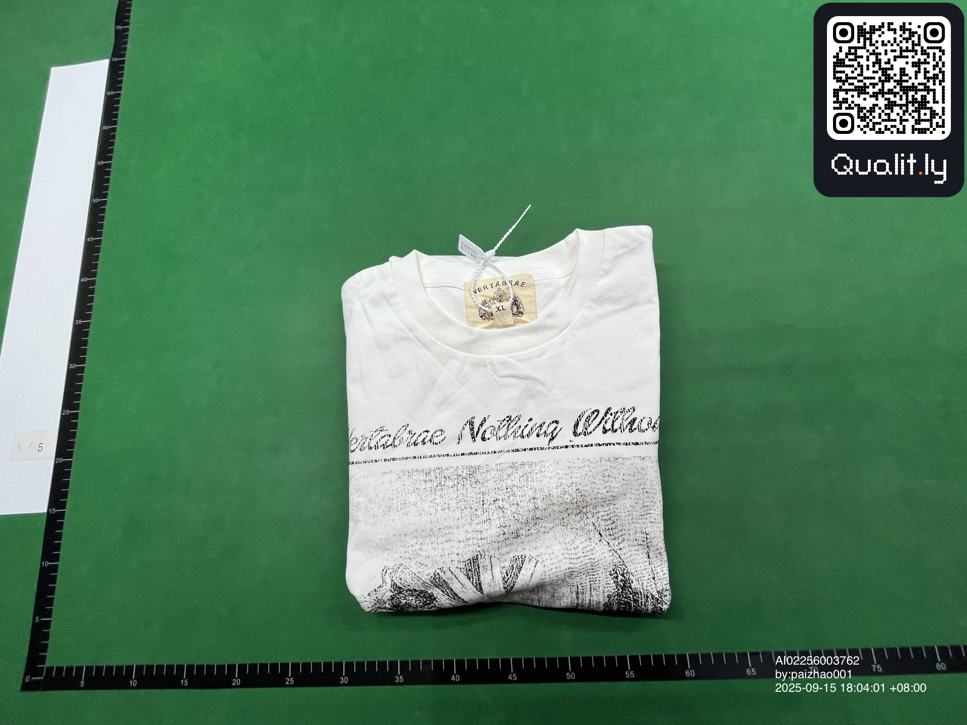 Camiseta — foto QC 1 de 8