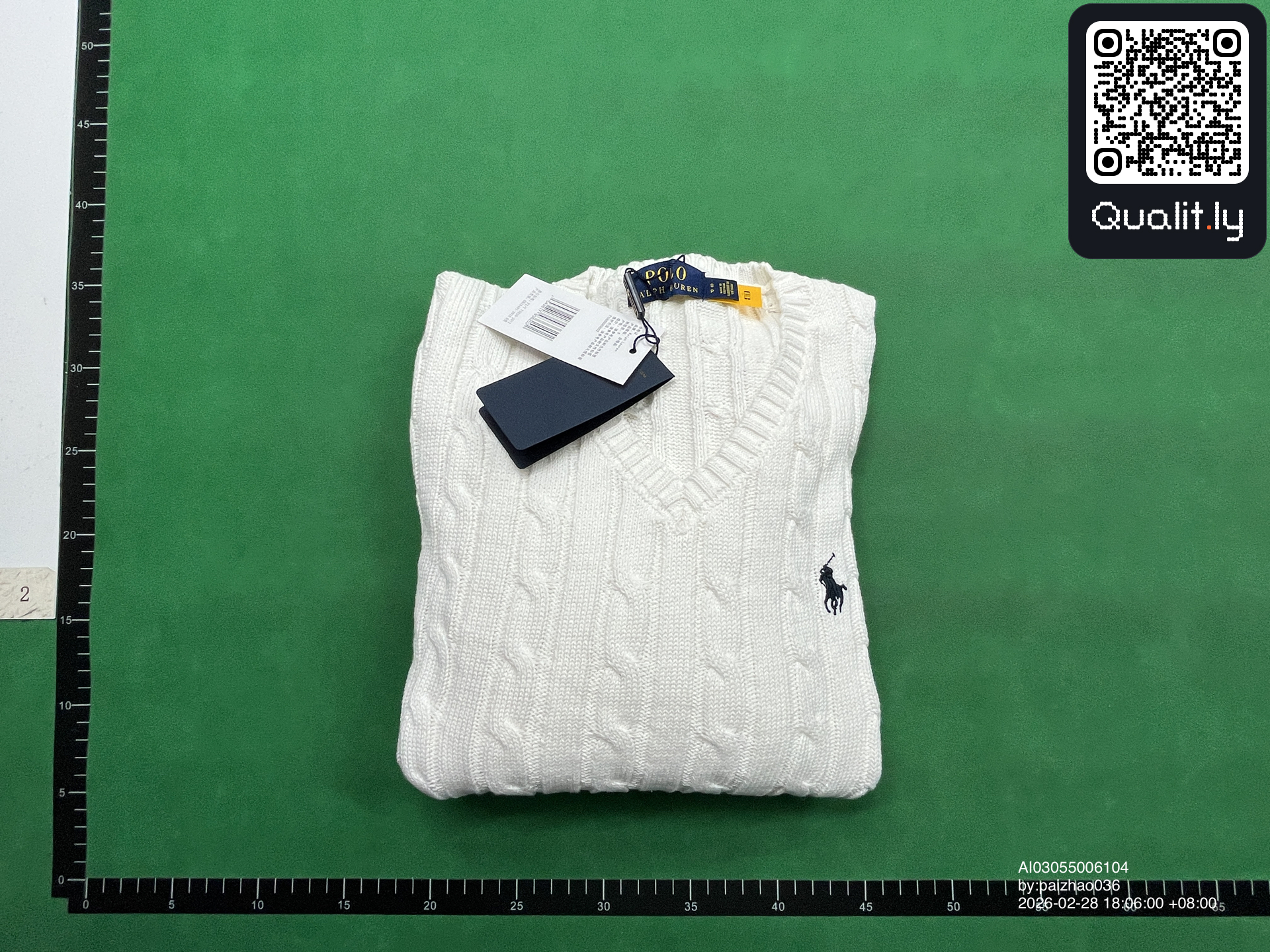 Sweter — zdjęcie QC 1 z 4