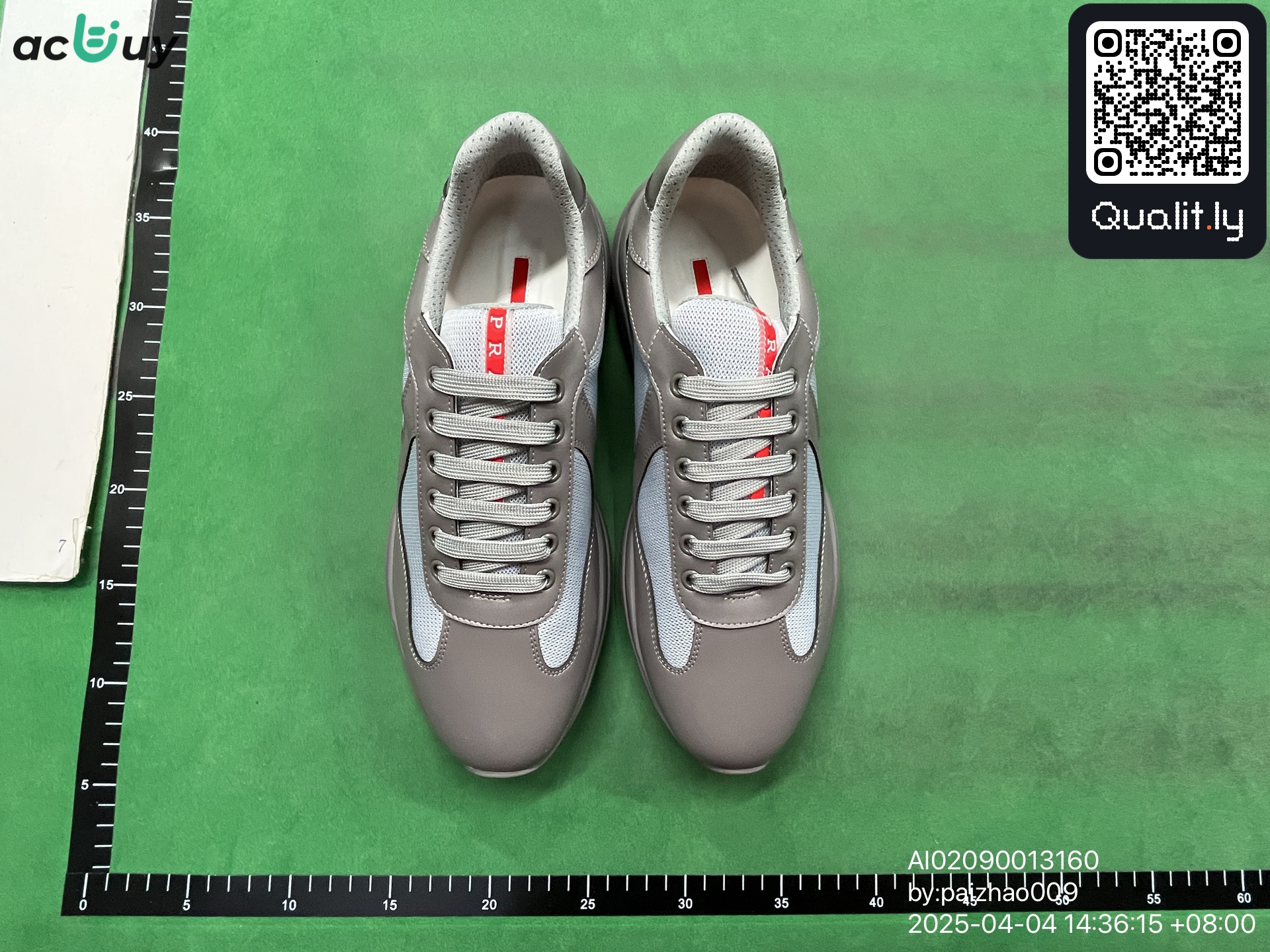 Sneaker — QC-Foto 1 von 36