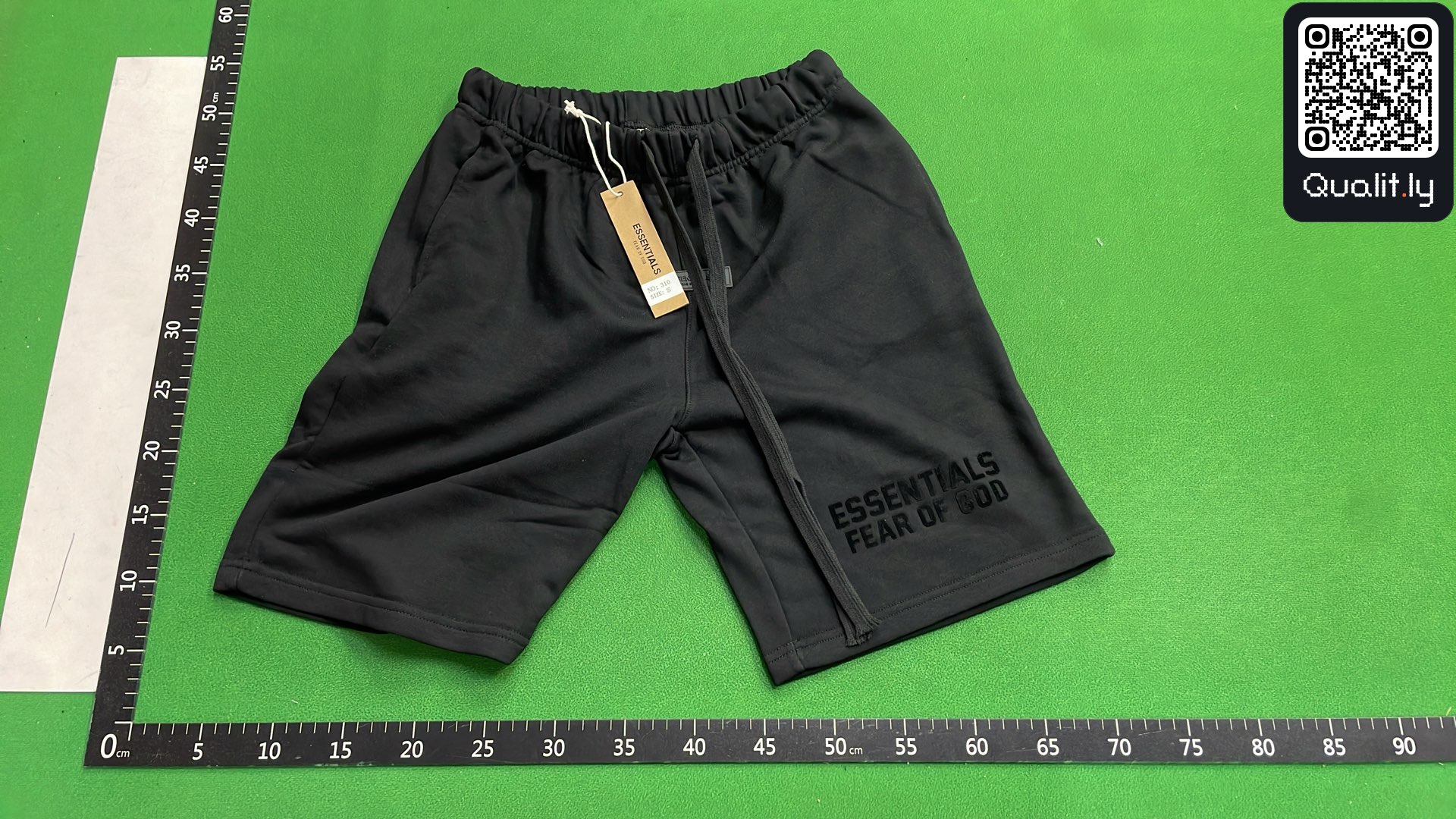 Short — photo QC 2 sur 32