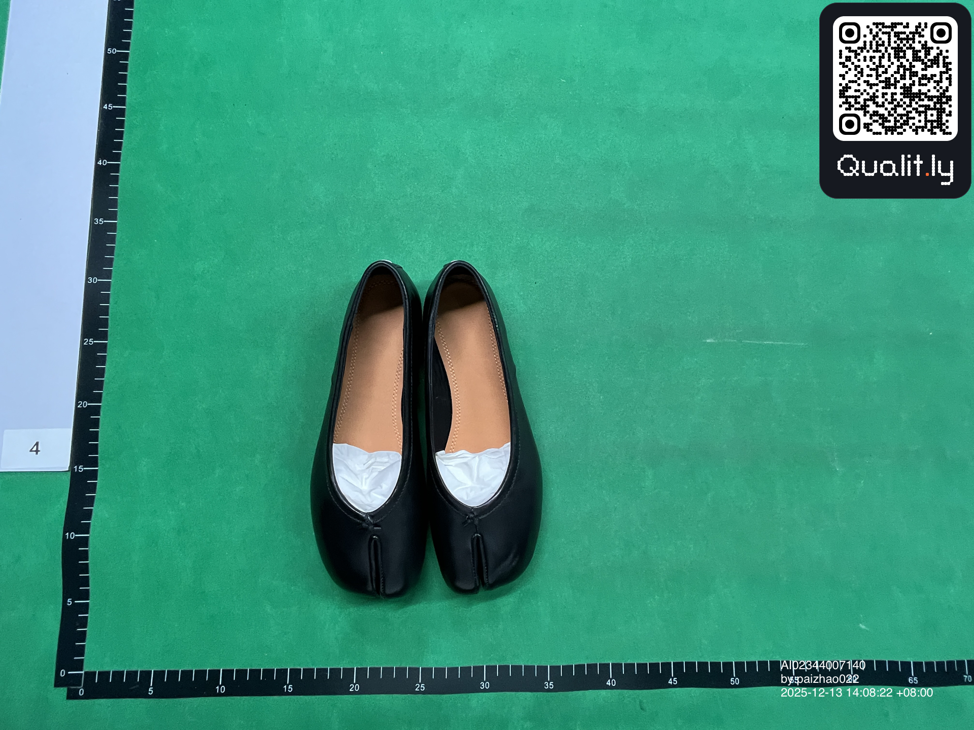 球鞋 QC 照片 1 / 6