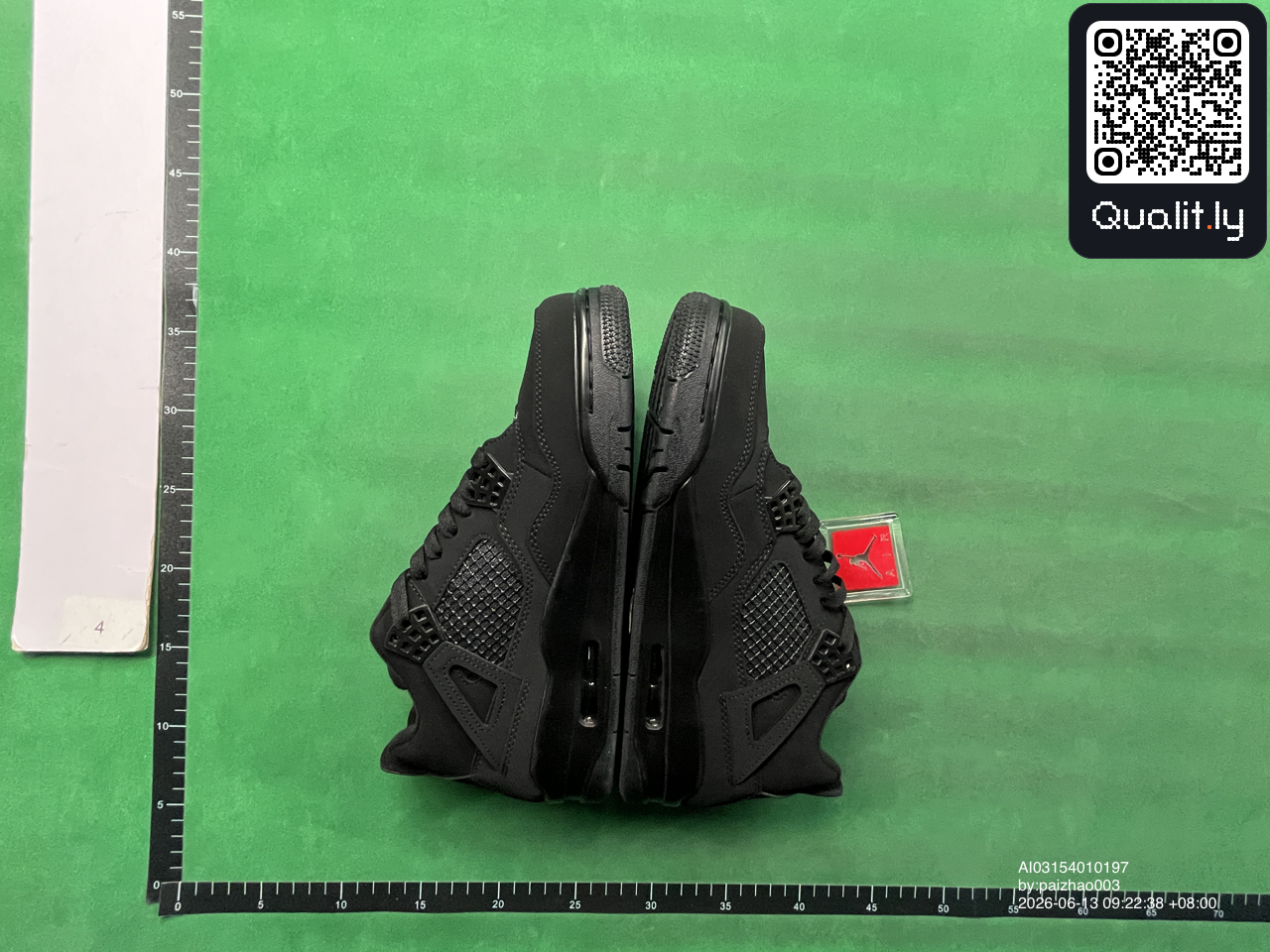 Sneakers QC photo 1 of 46