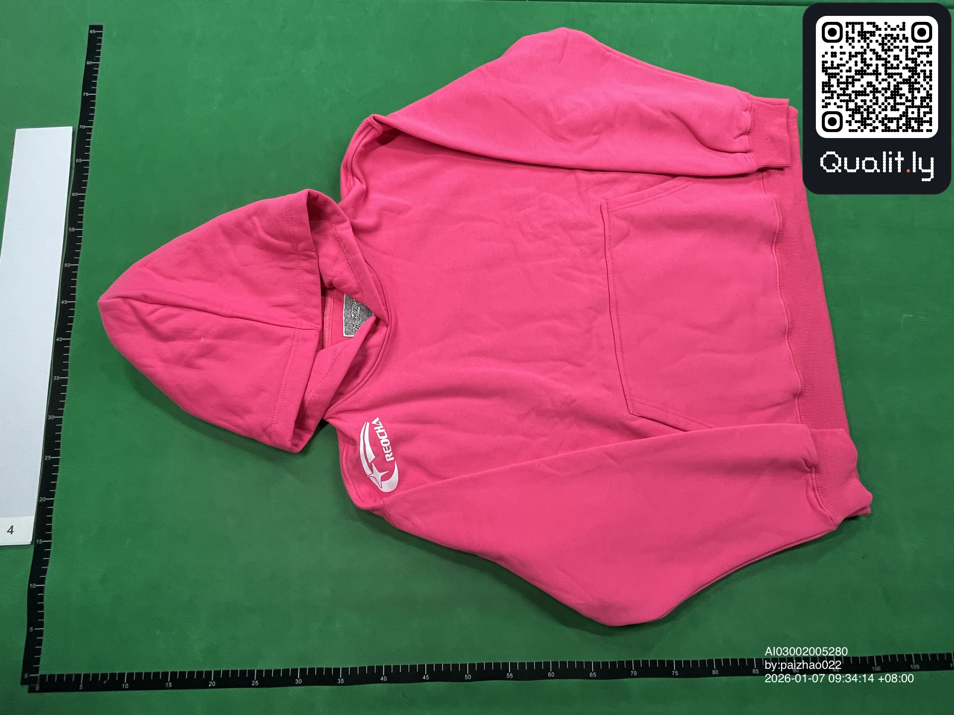 Hoodie QC photo 2 of 14