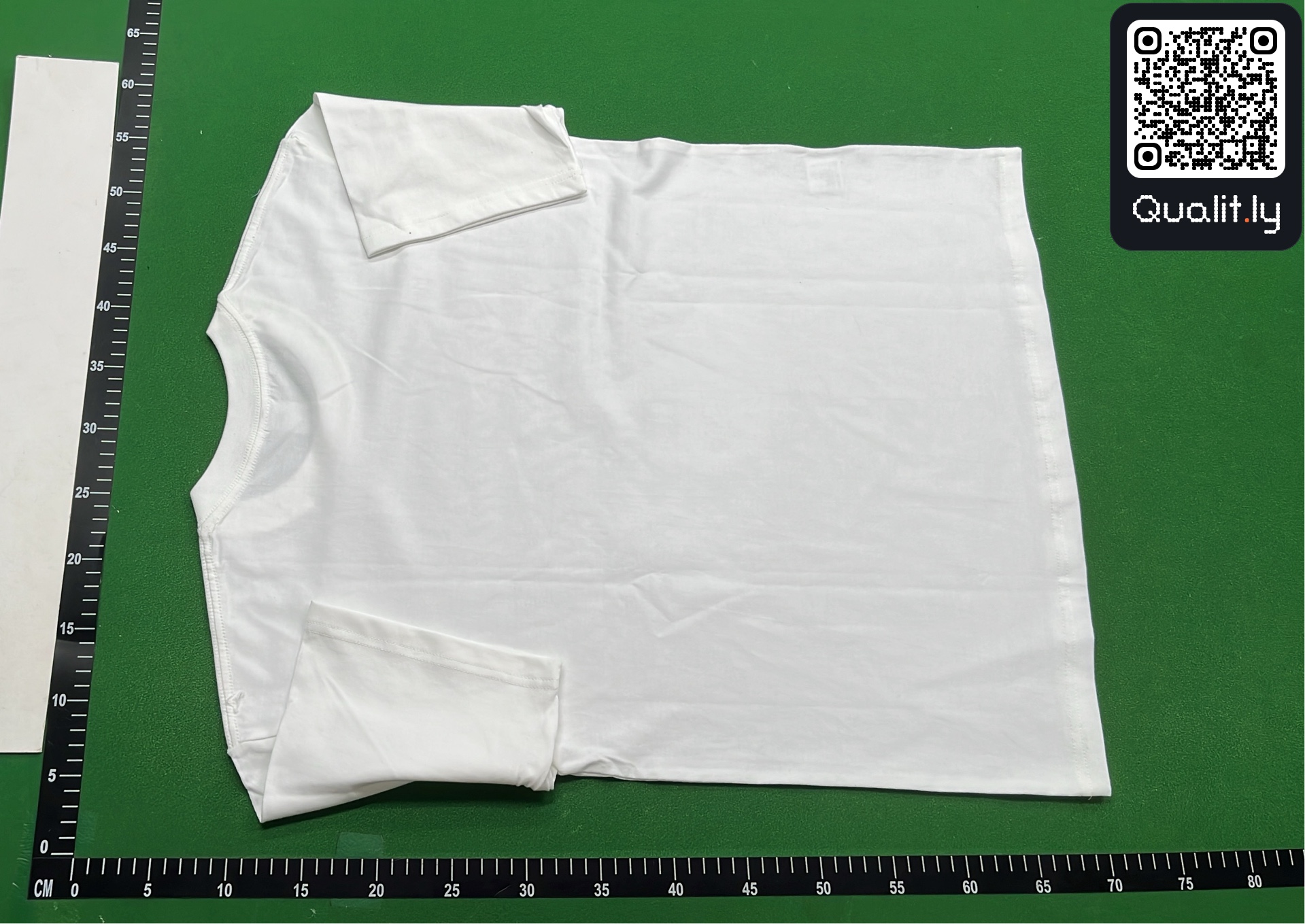 T-shirt — foto QC 3 di 8