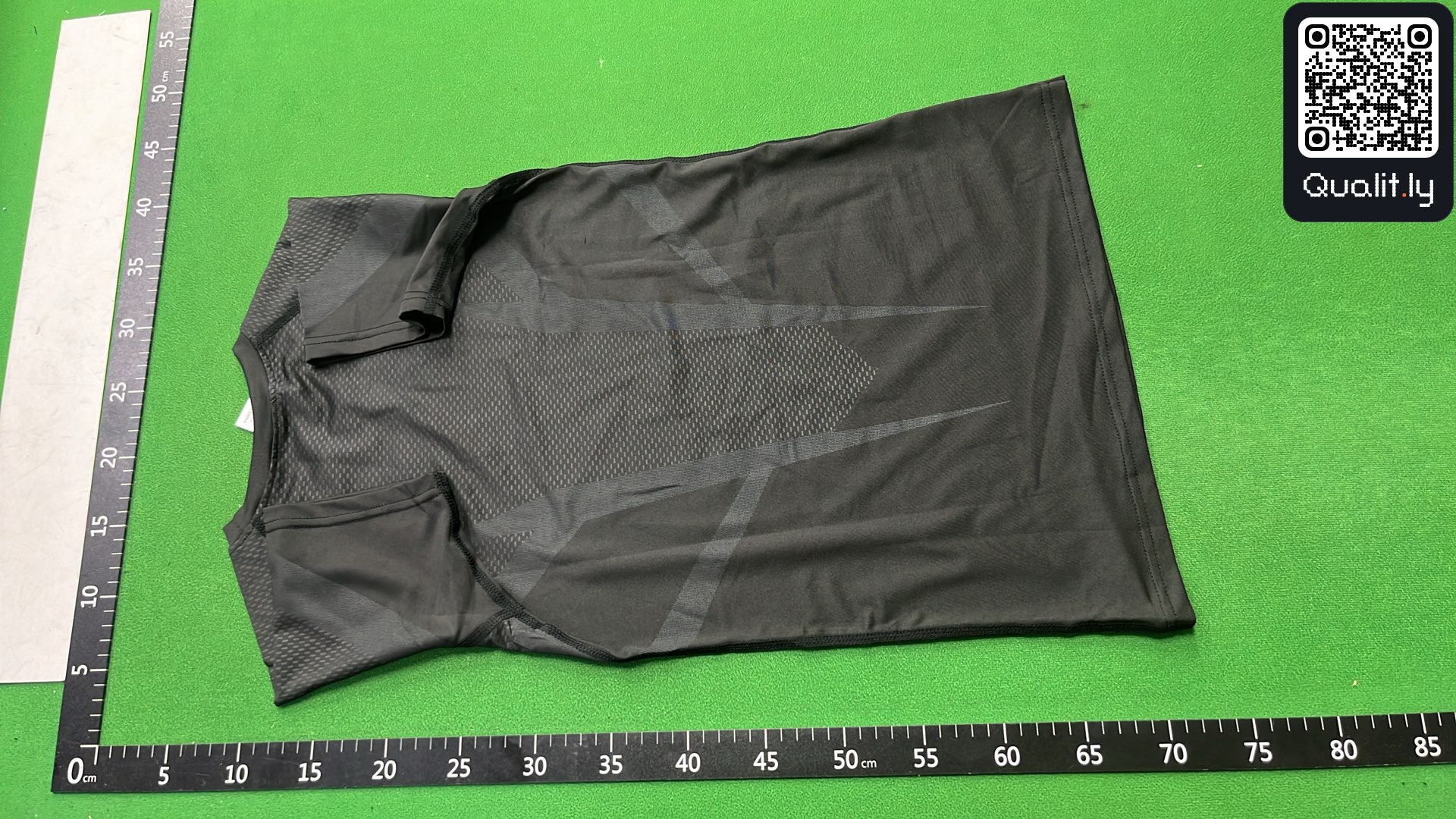 T-Shirt — QC-Foto 3 von 16