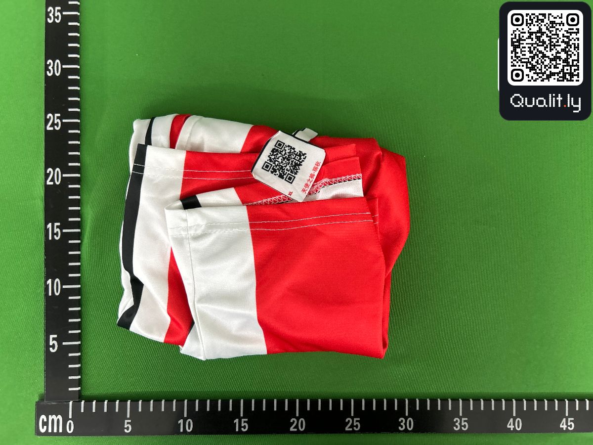 Pantaloncini — foto QC 2 di 16
