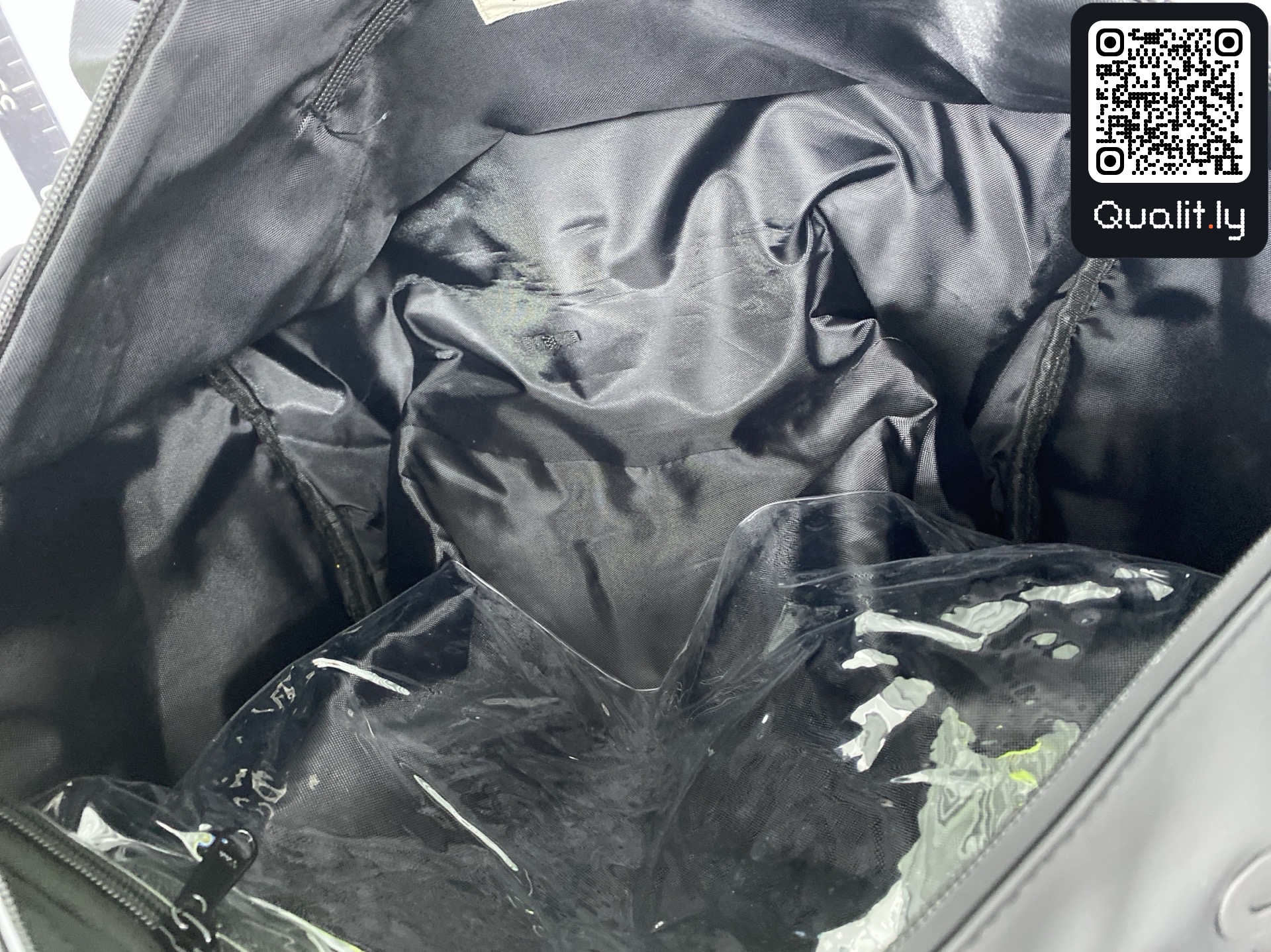 Borsa — foto QC 1 di 3
