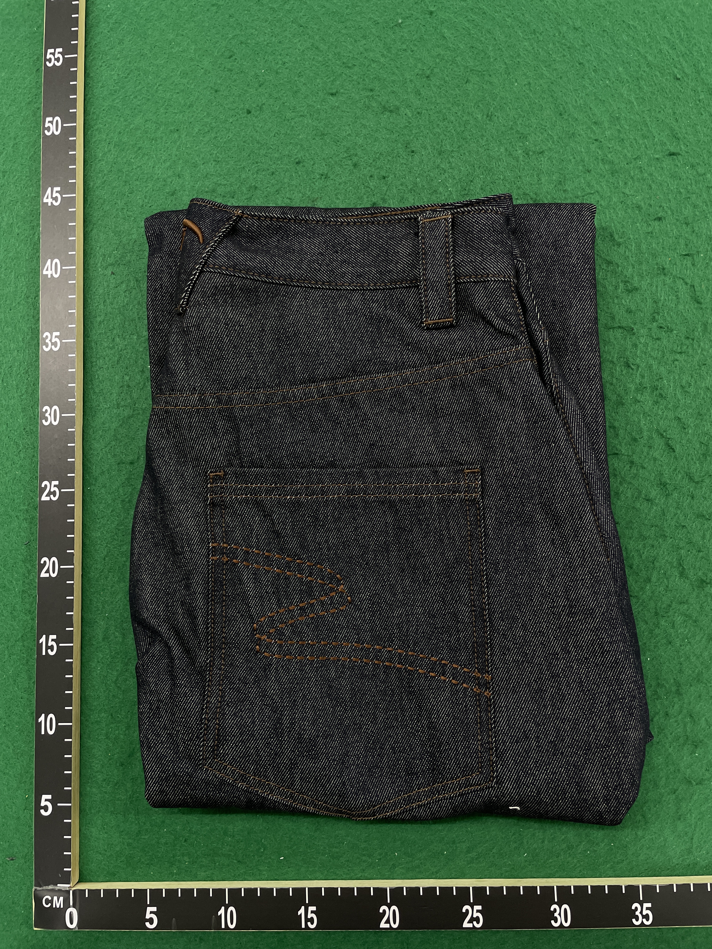 Jeans — QC-foto 1 av 24