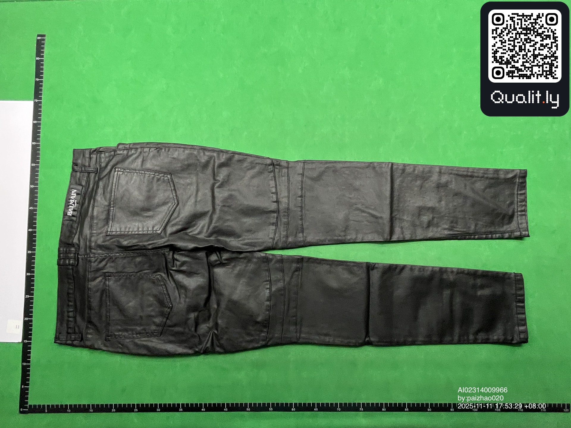 Jeans — QC-foto 2 av 4