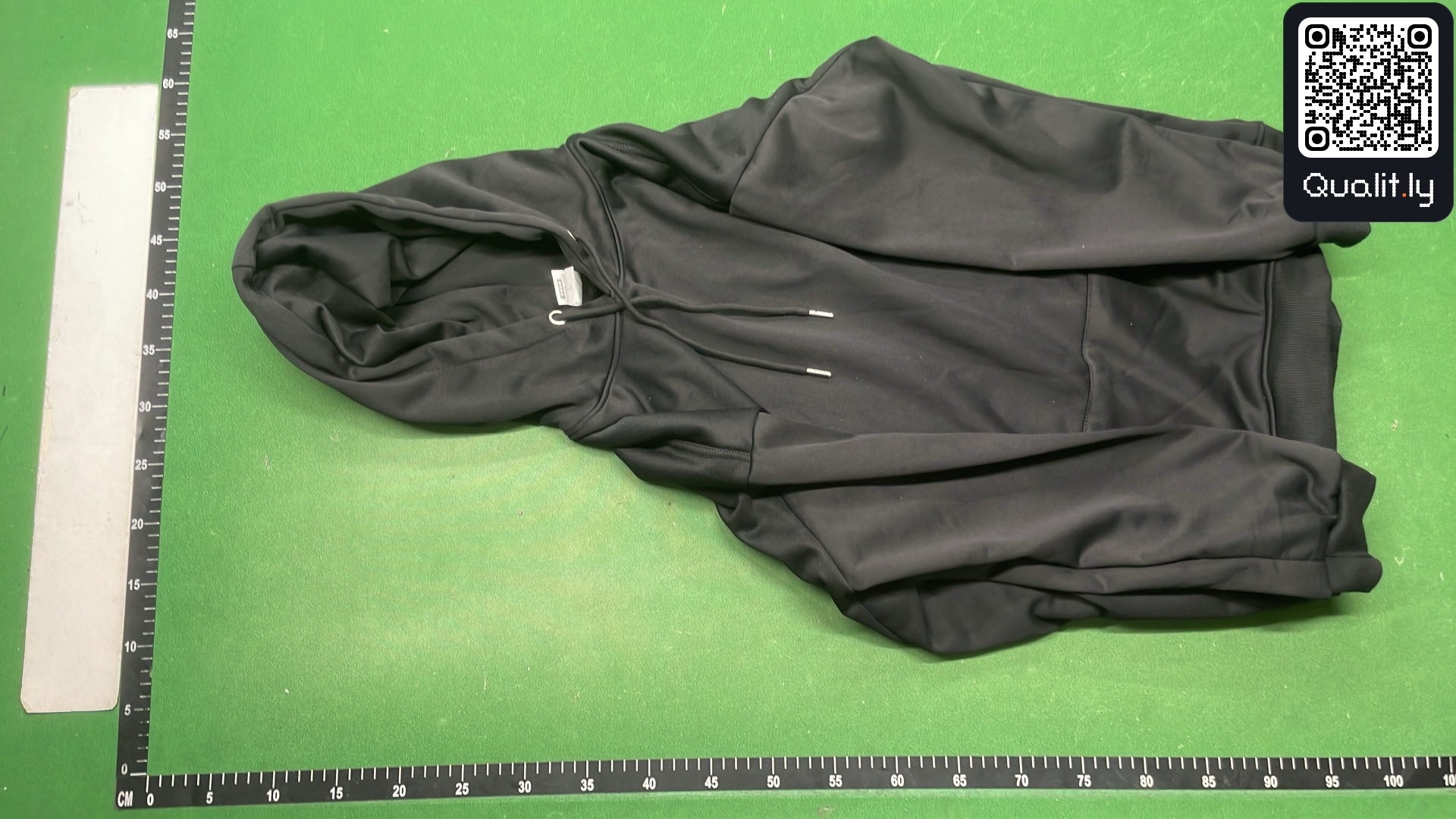 Sweat à capuche — photo QC 2 sur 4