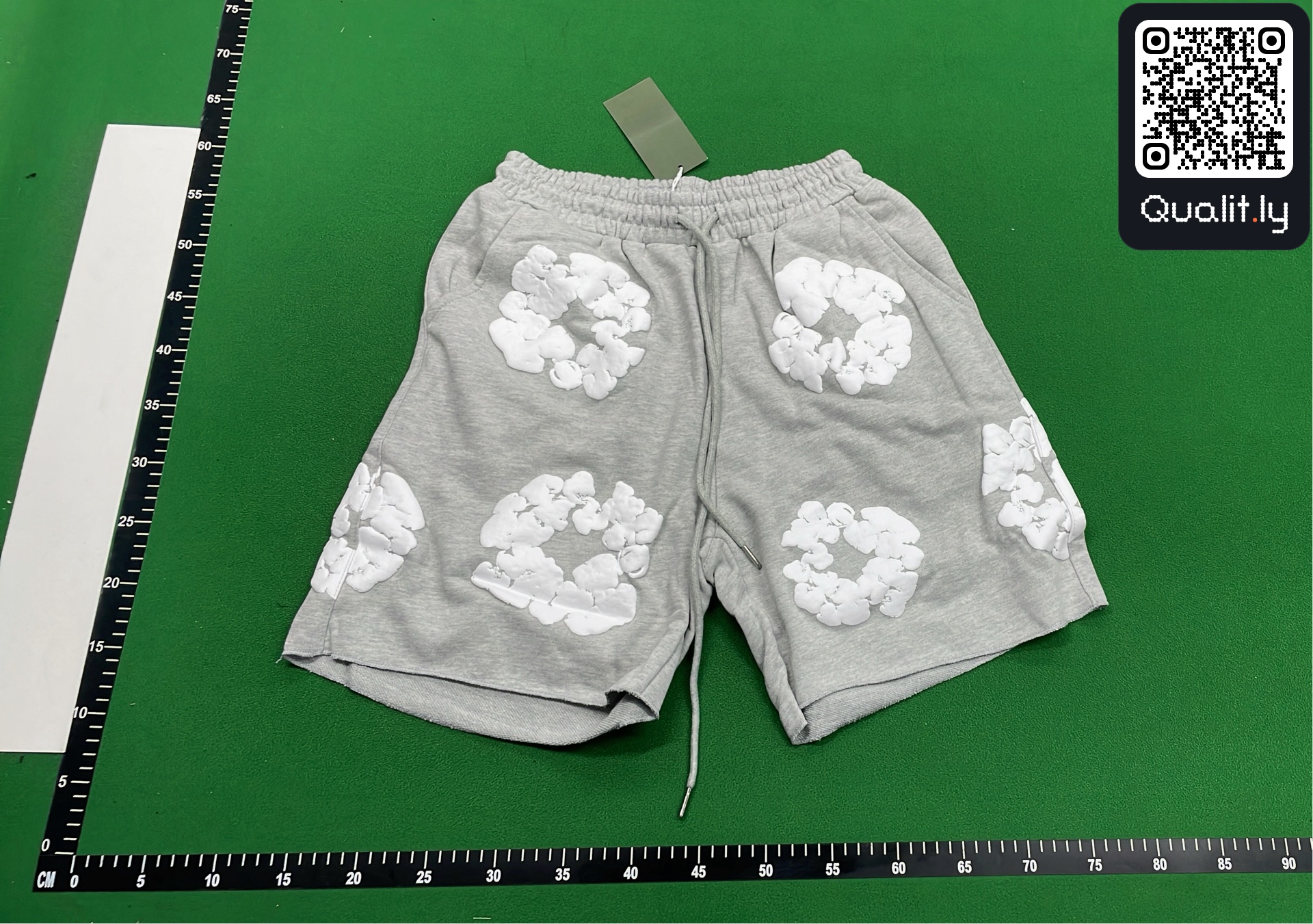 Hoodie QC photo 2 of 44